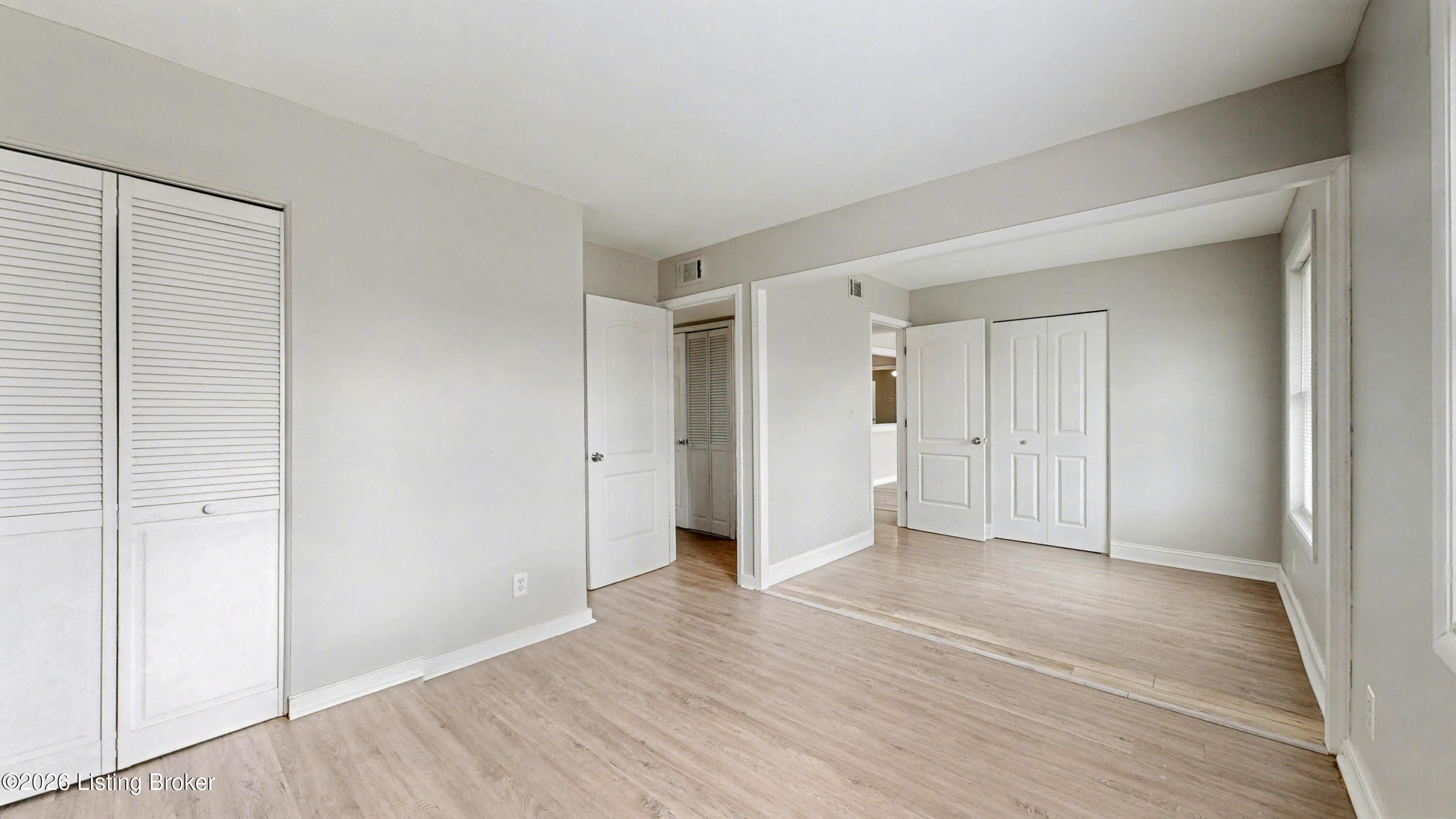 468 Crestwood Ln