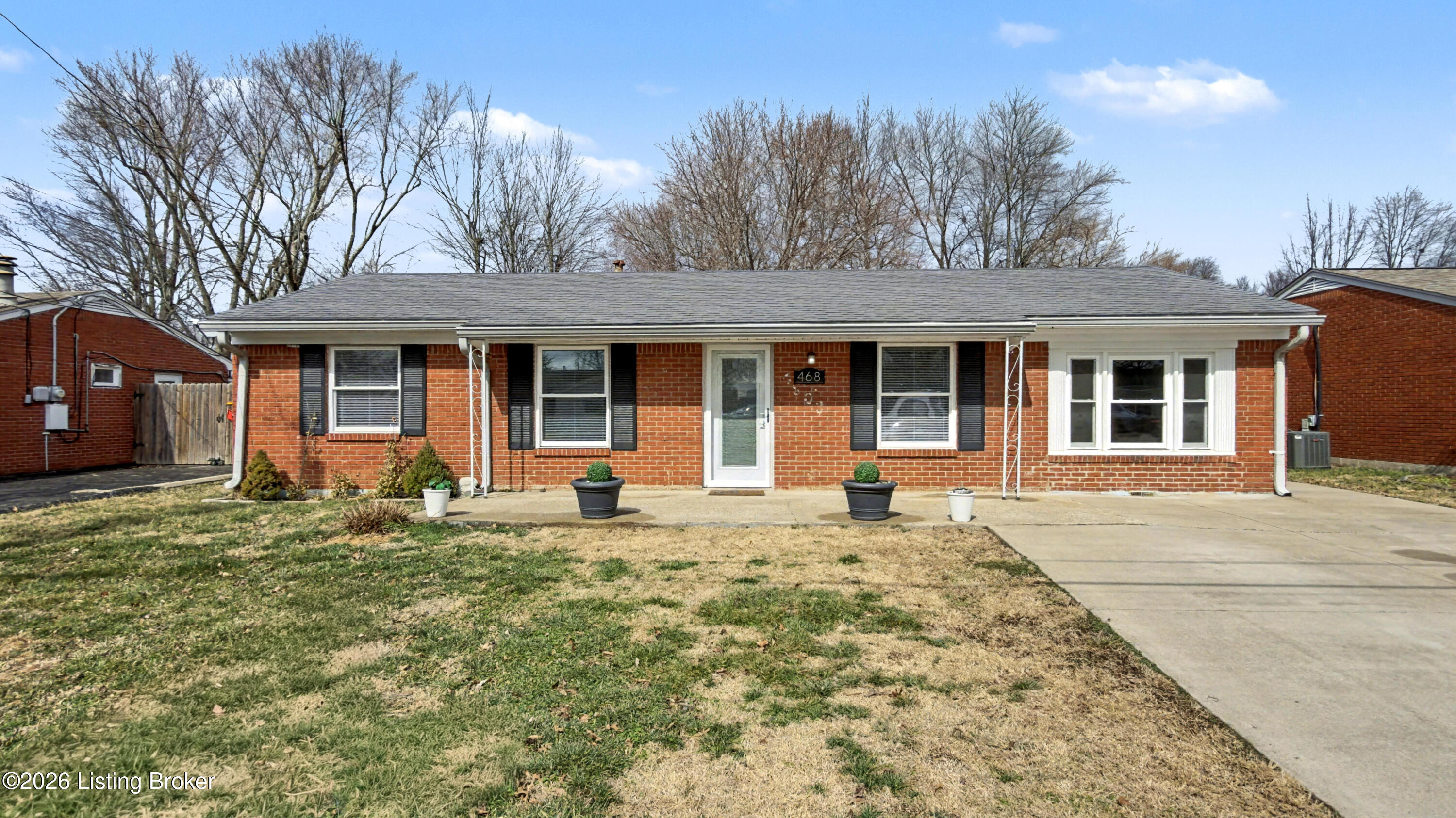 468 Crestwood Ln