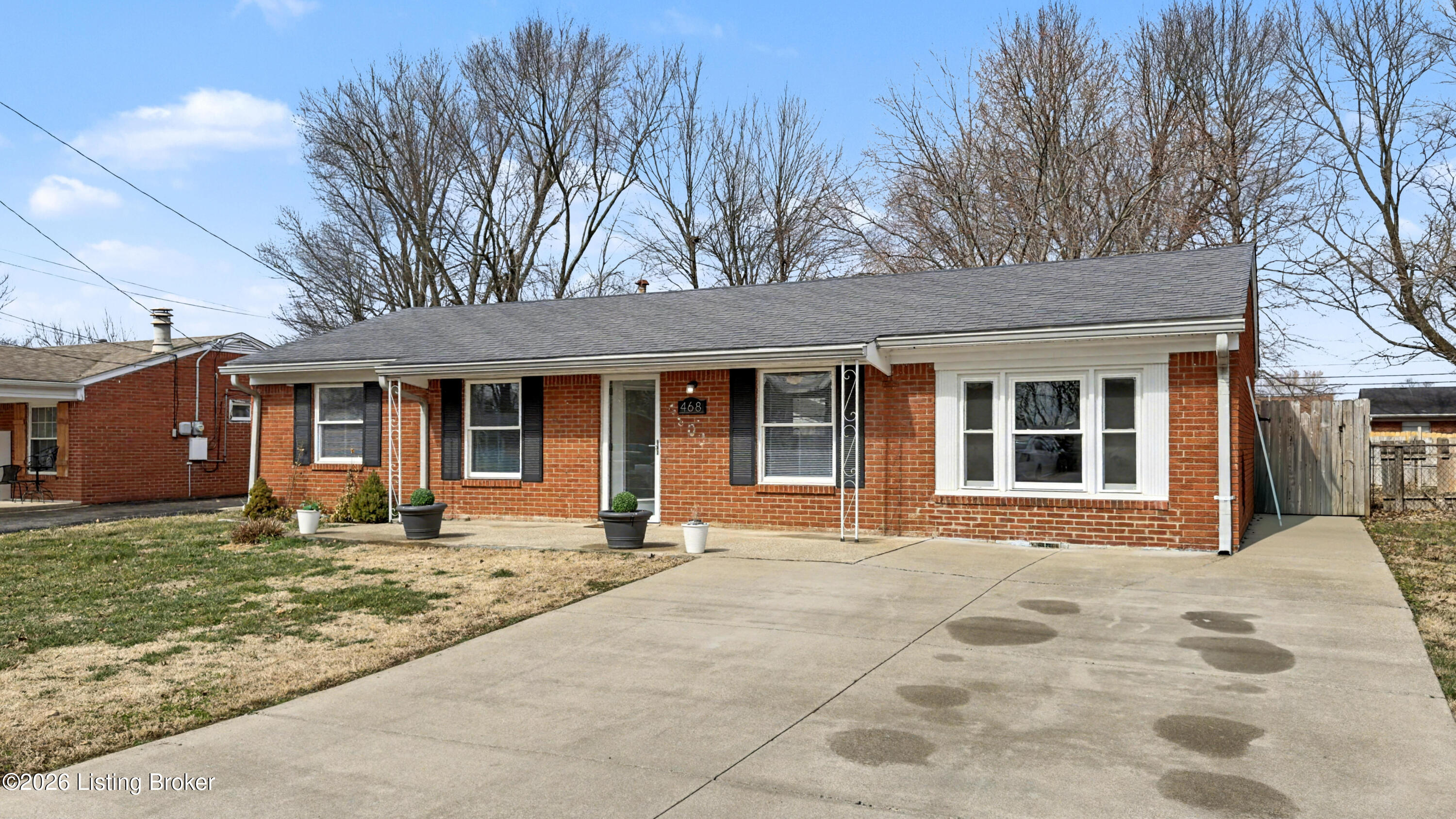 468 Crestwood Ln