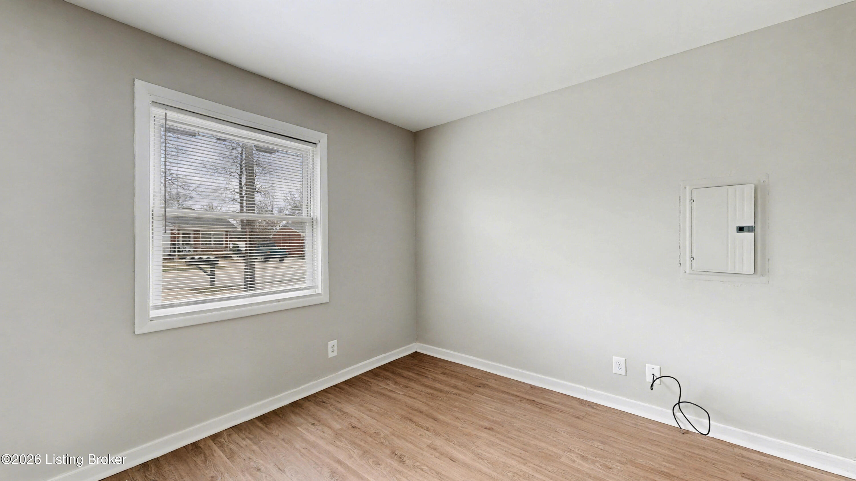 468 Crestwood Ln