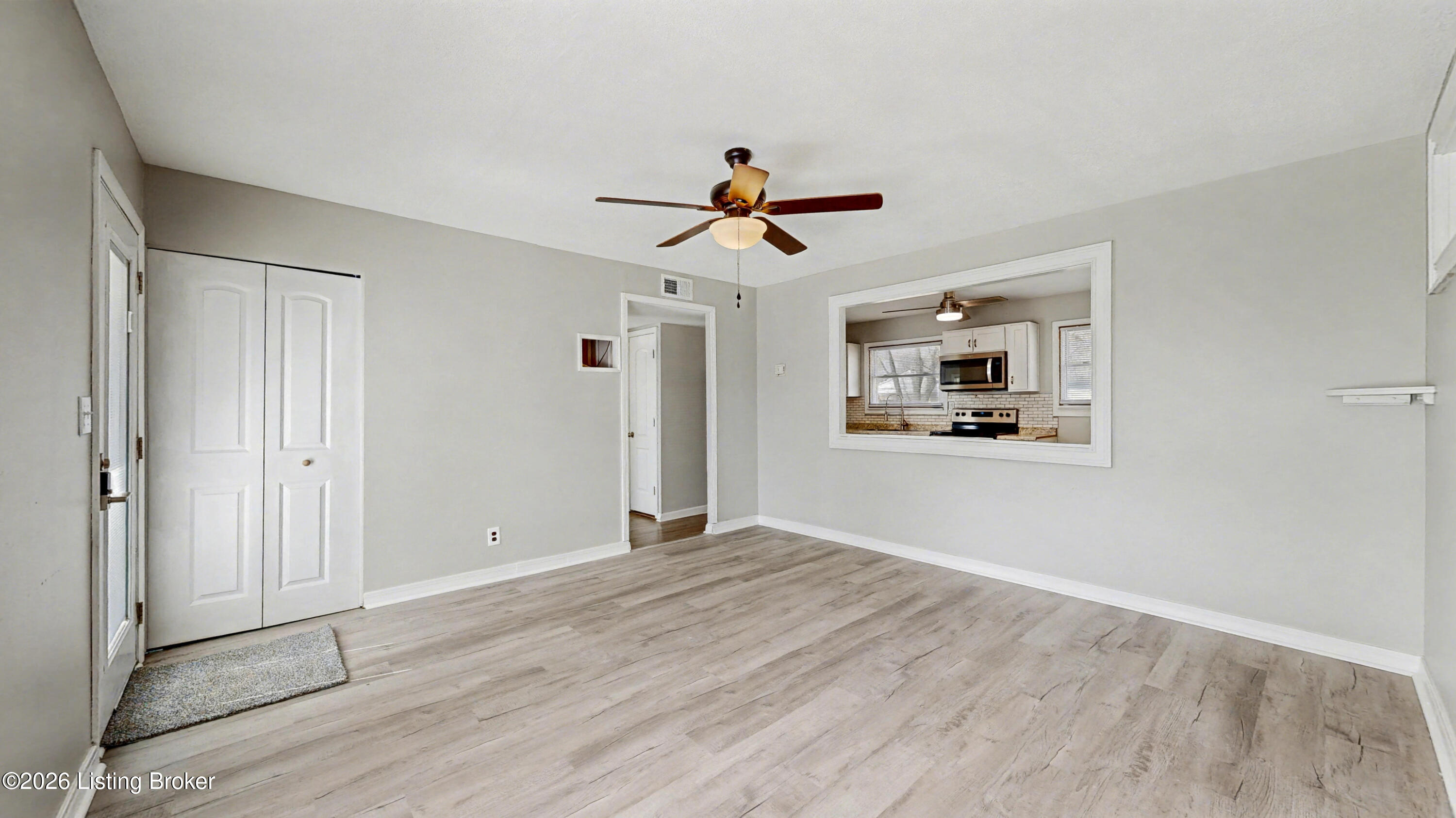 468 Crestwood Ln