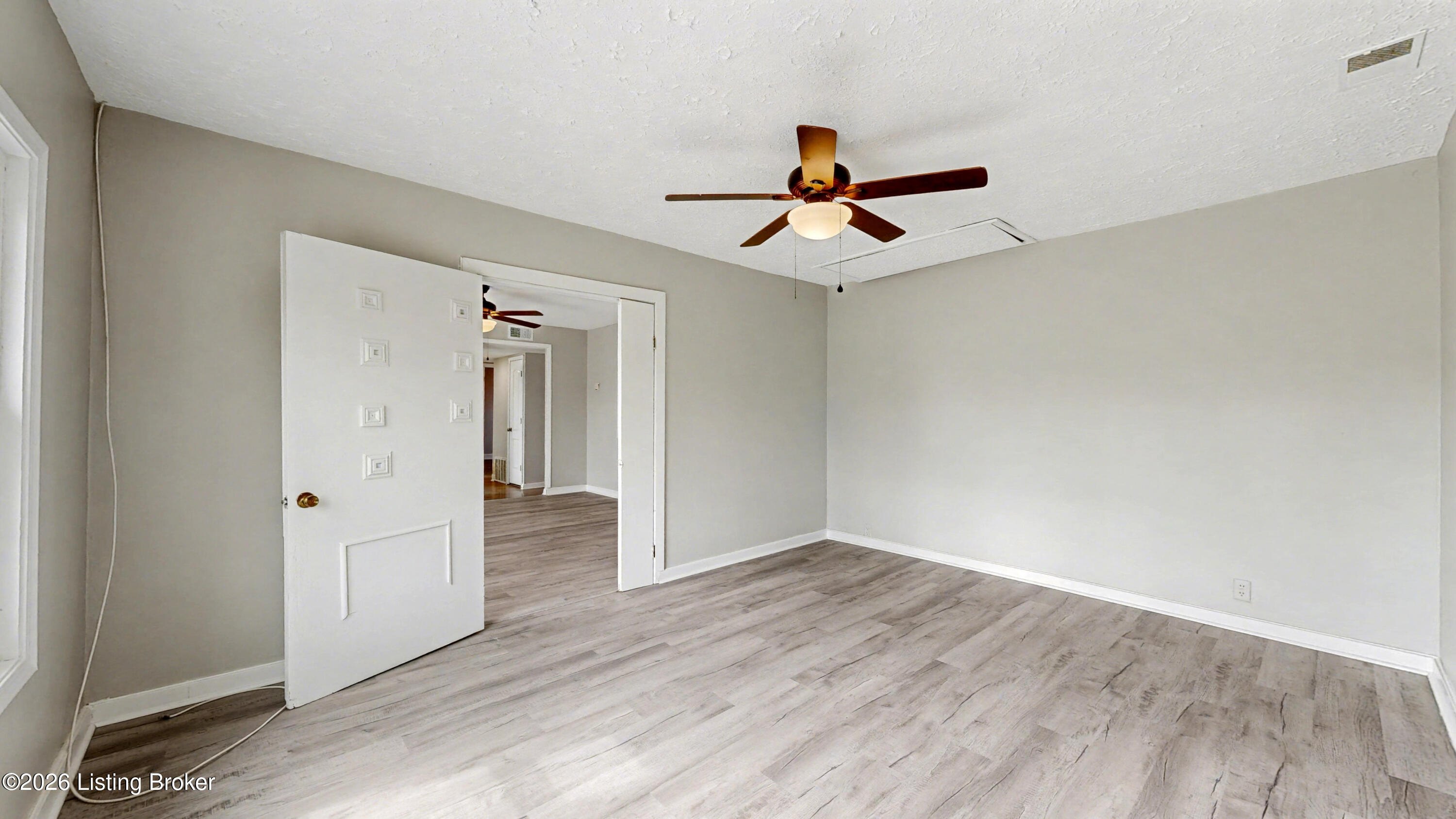 468 Crestwood Ln