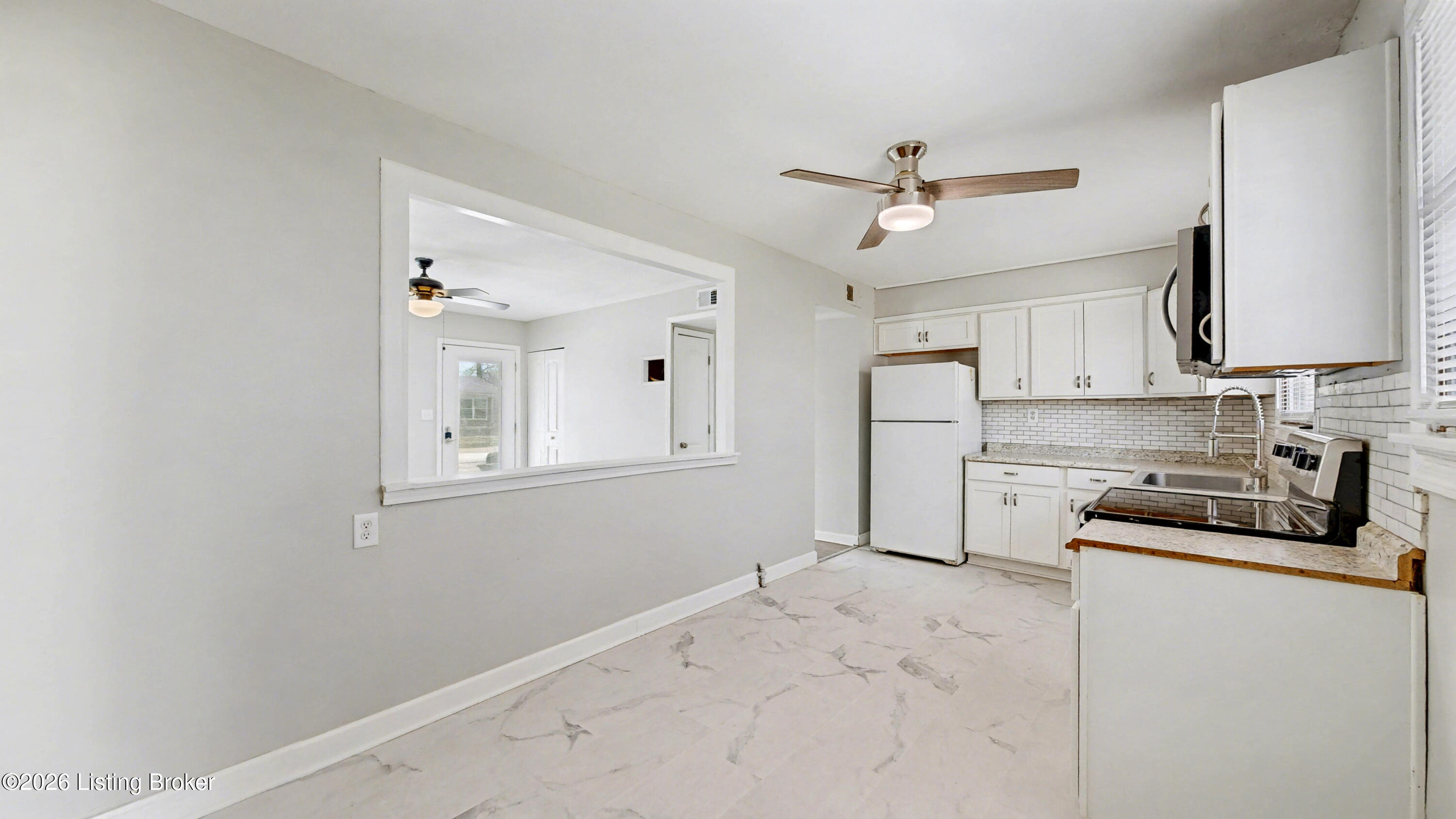 468 Crestwood Ln