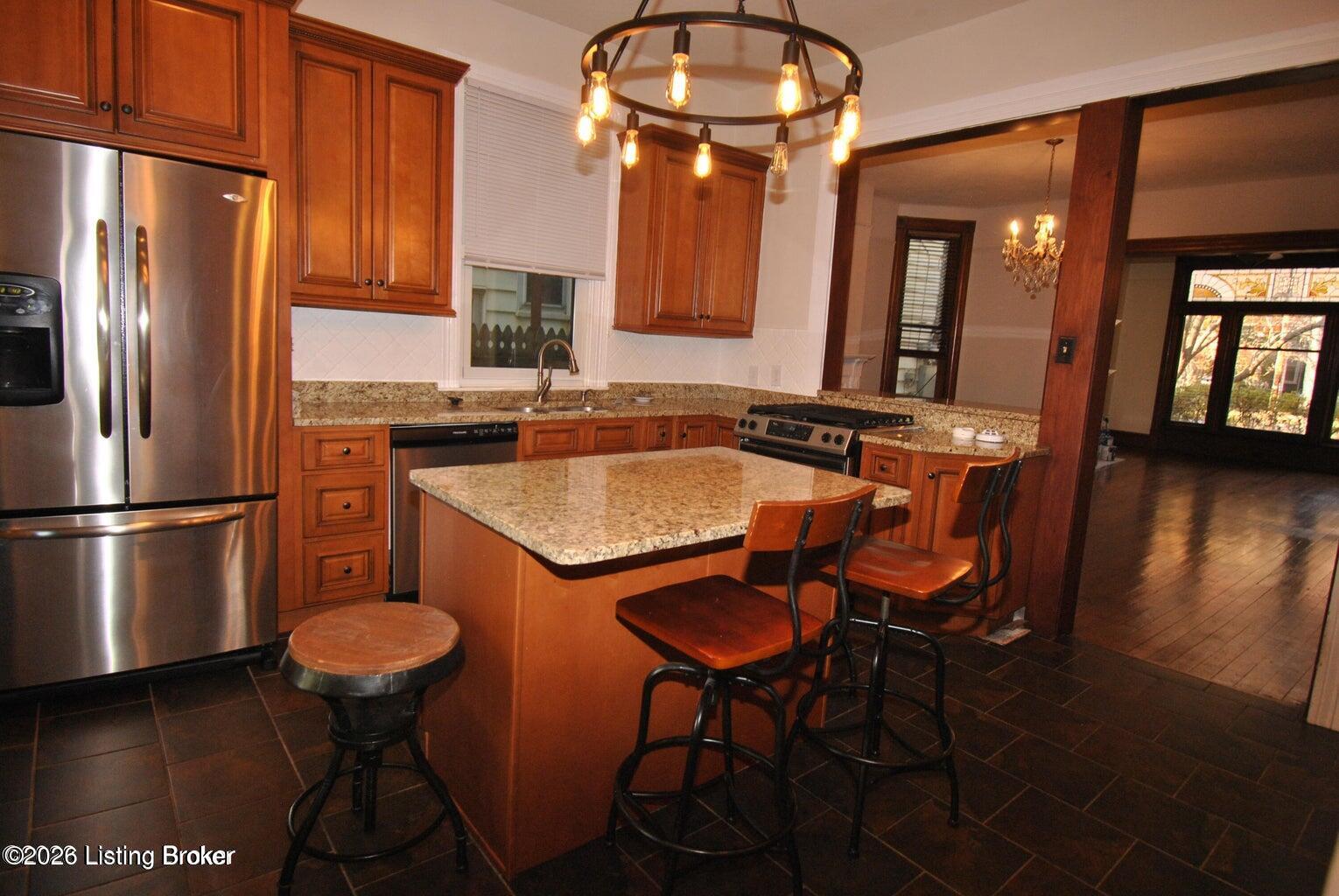 1328 Highland Ave