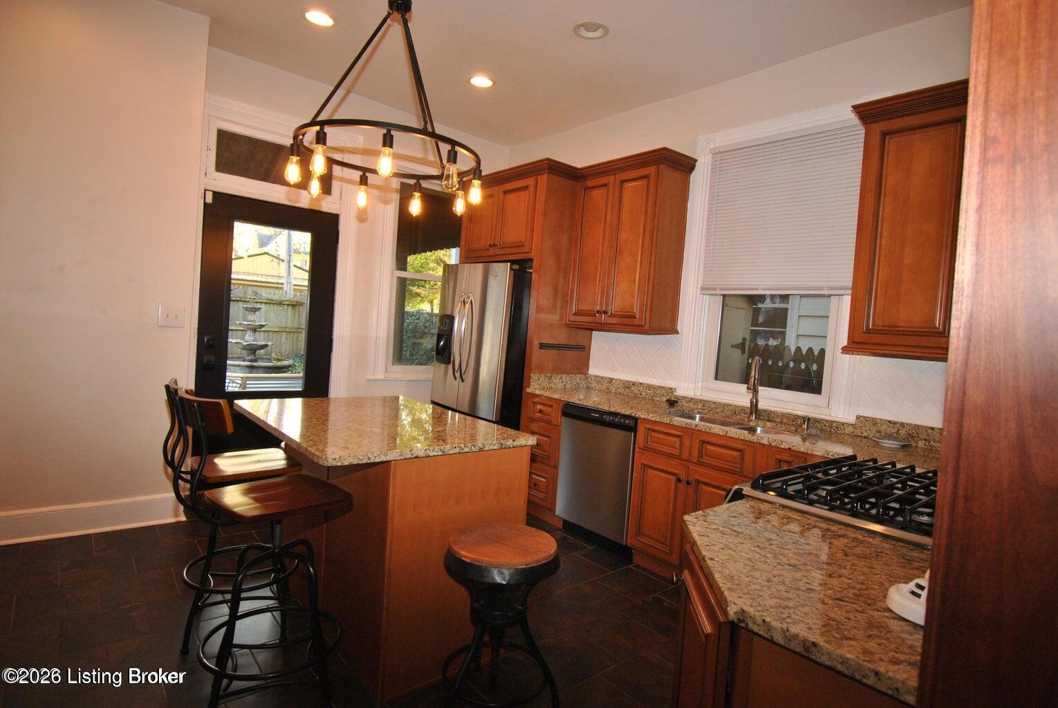 1328 Highland Ave