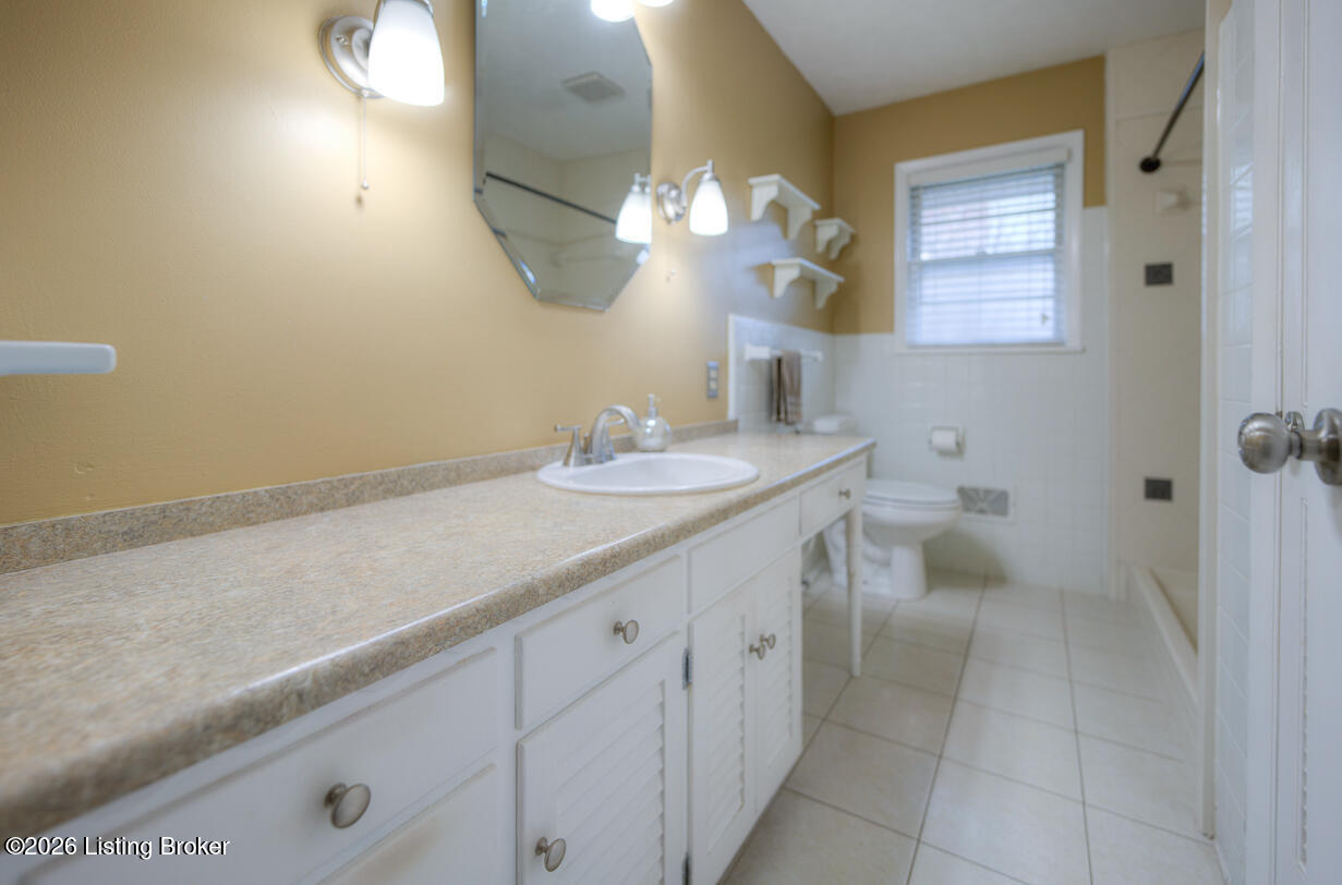 319 Castleview Dr