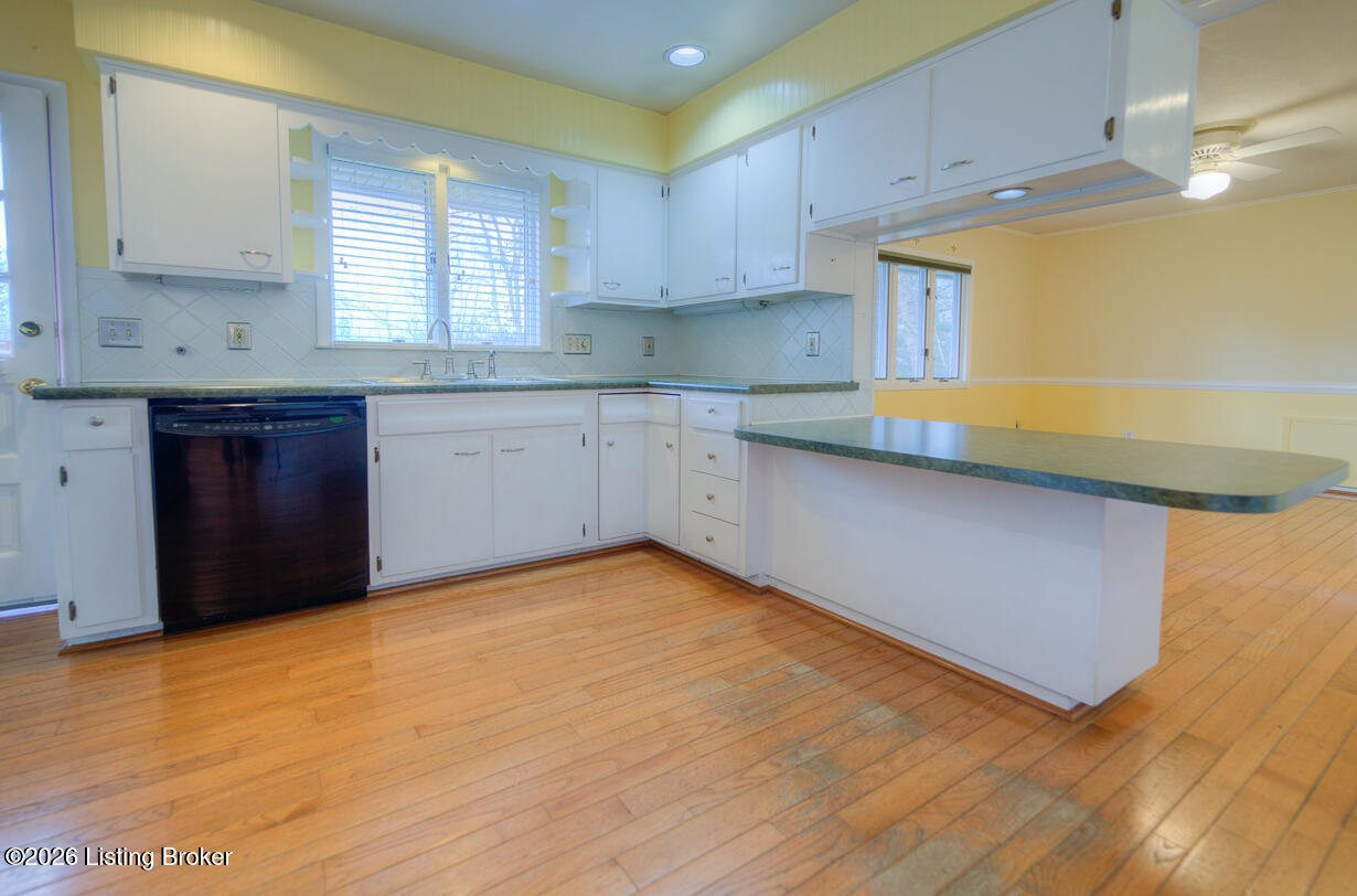 319 Castleview Dr