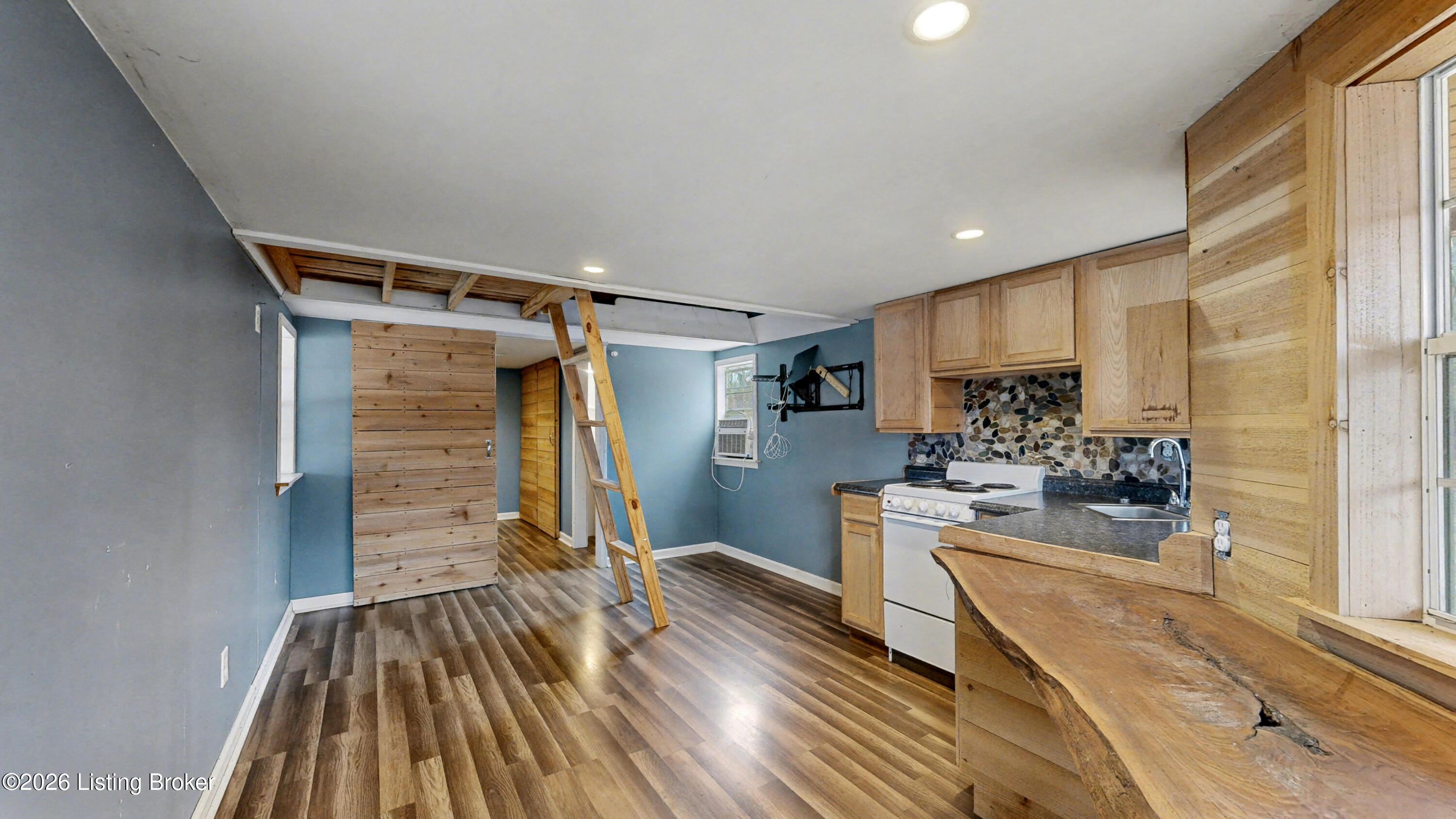 2325 Pattons Creek Rd