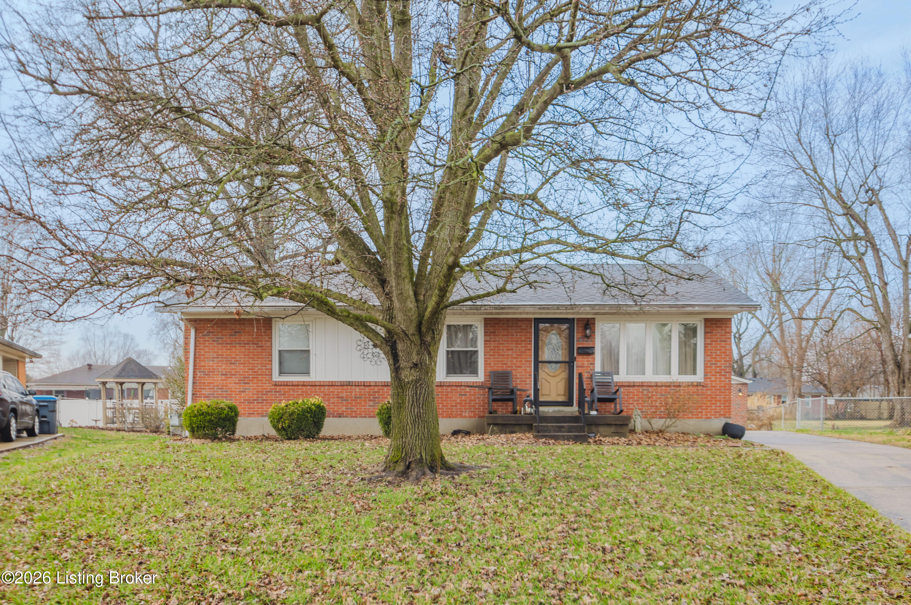 6121 Middlerose Cir