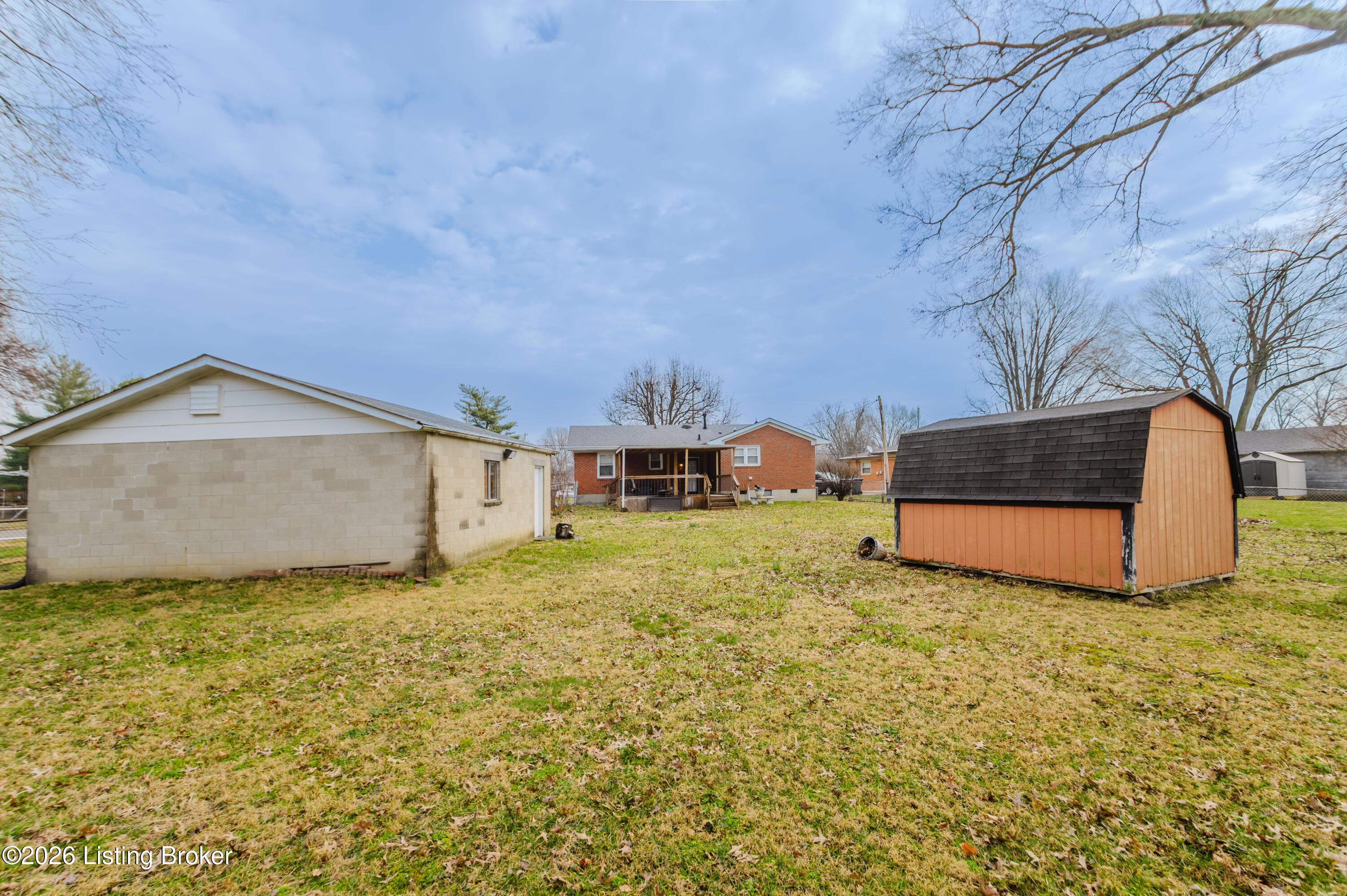 6121 Middlerose Cir