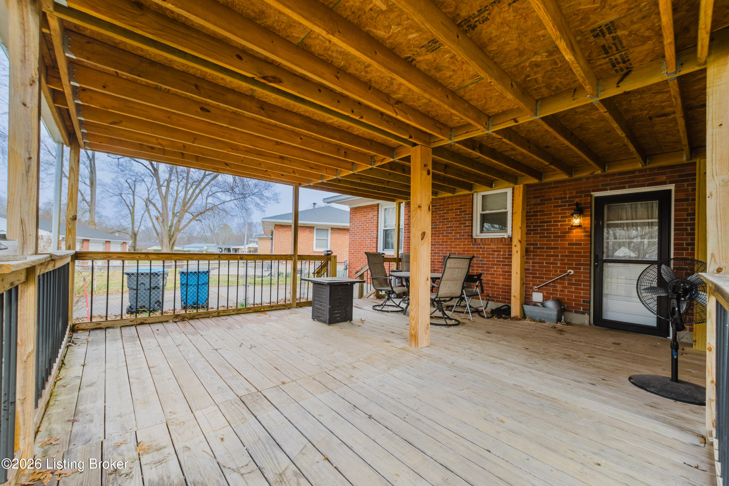 6121 Middlerose Cir