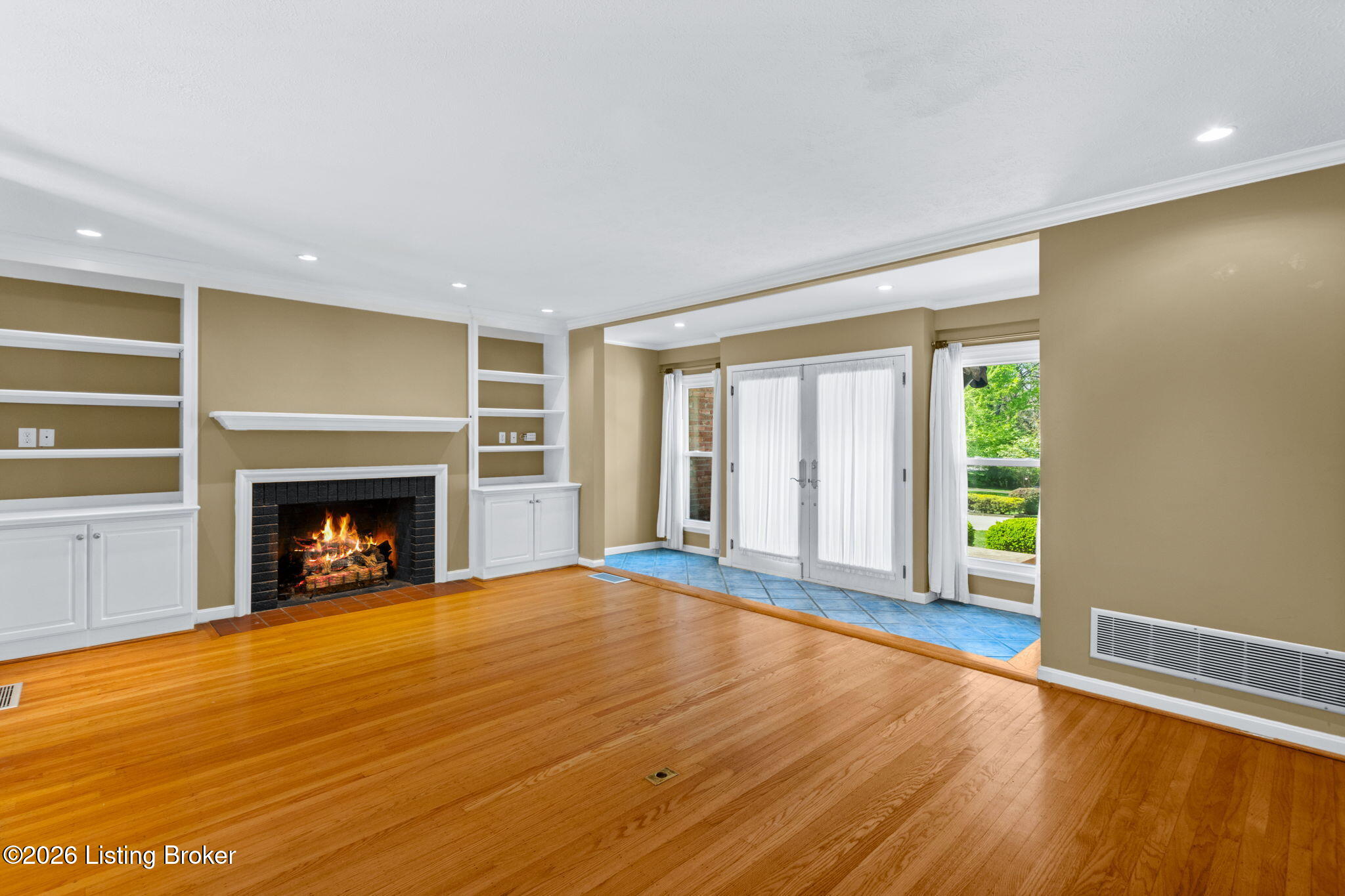 401 Winton Ln
