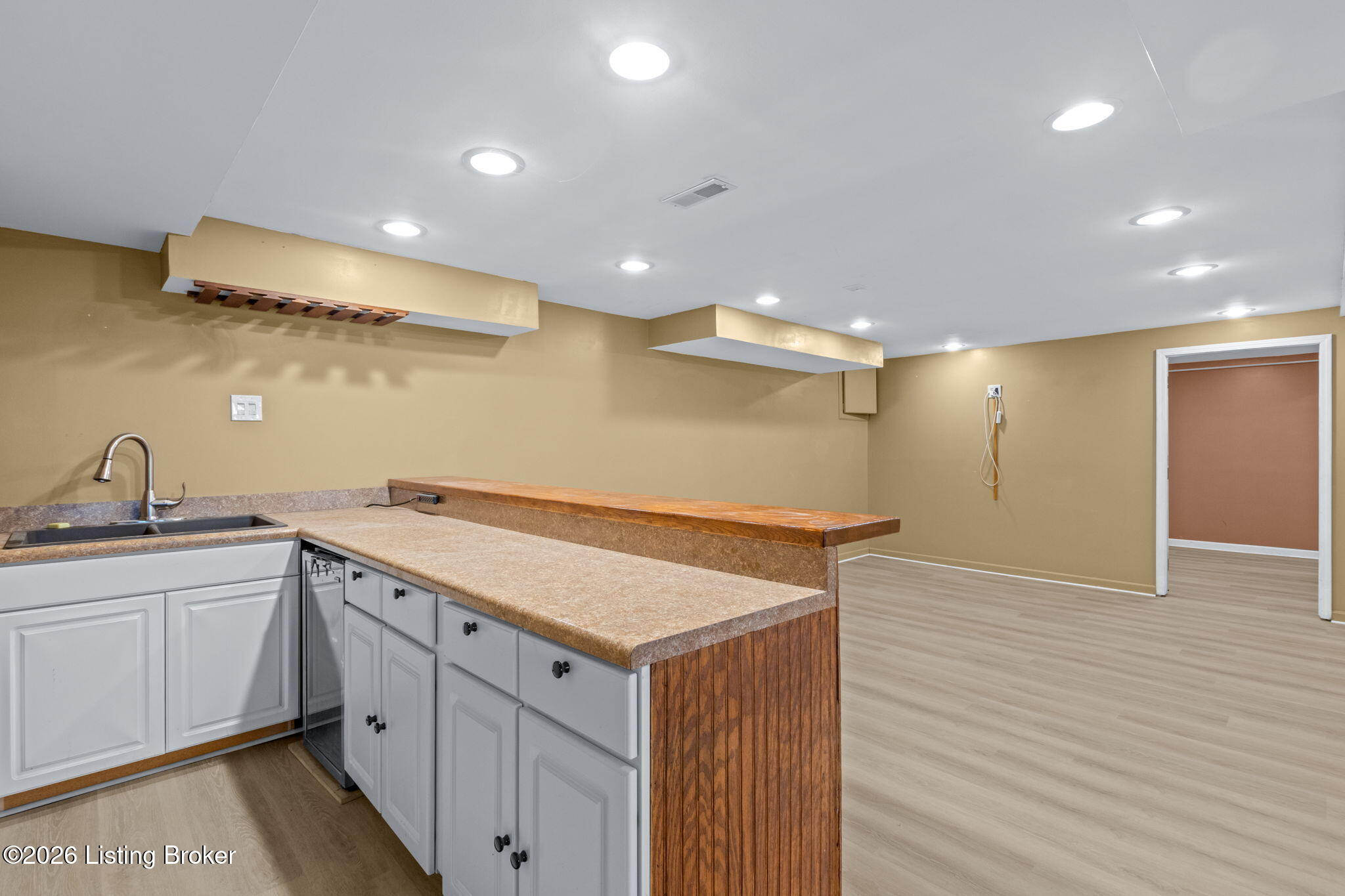 401 Winton Ln