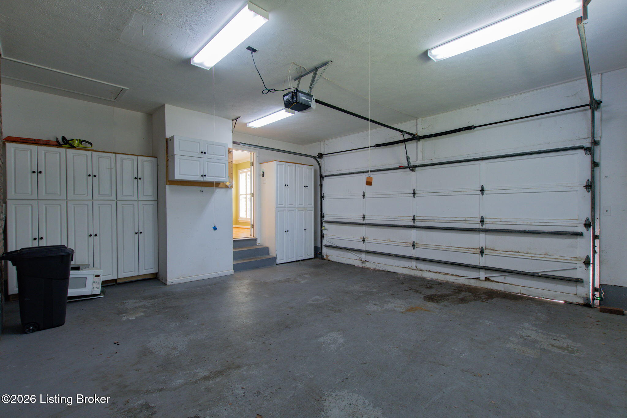 401 Winton Ln
