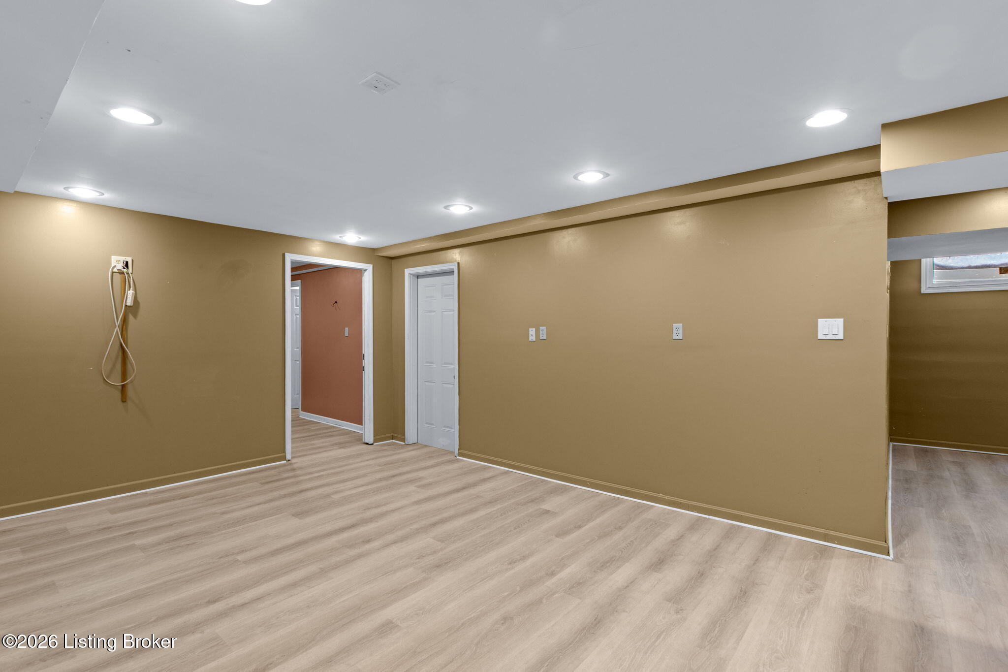 401 Winton Ln
