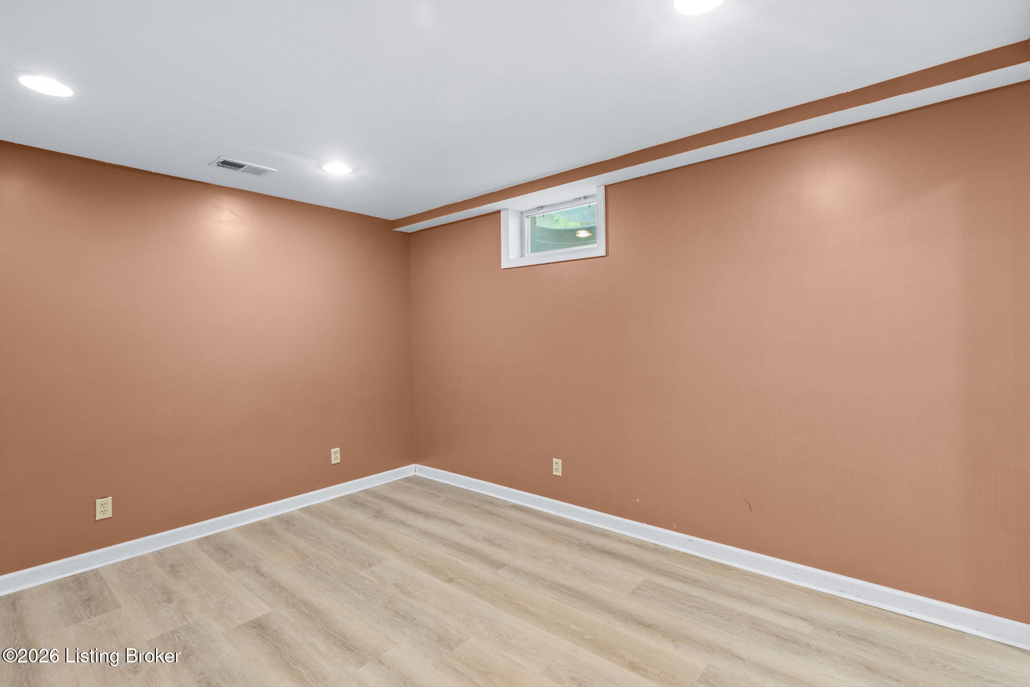 401 Winton Ln