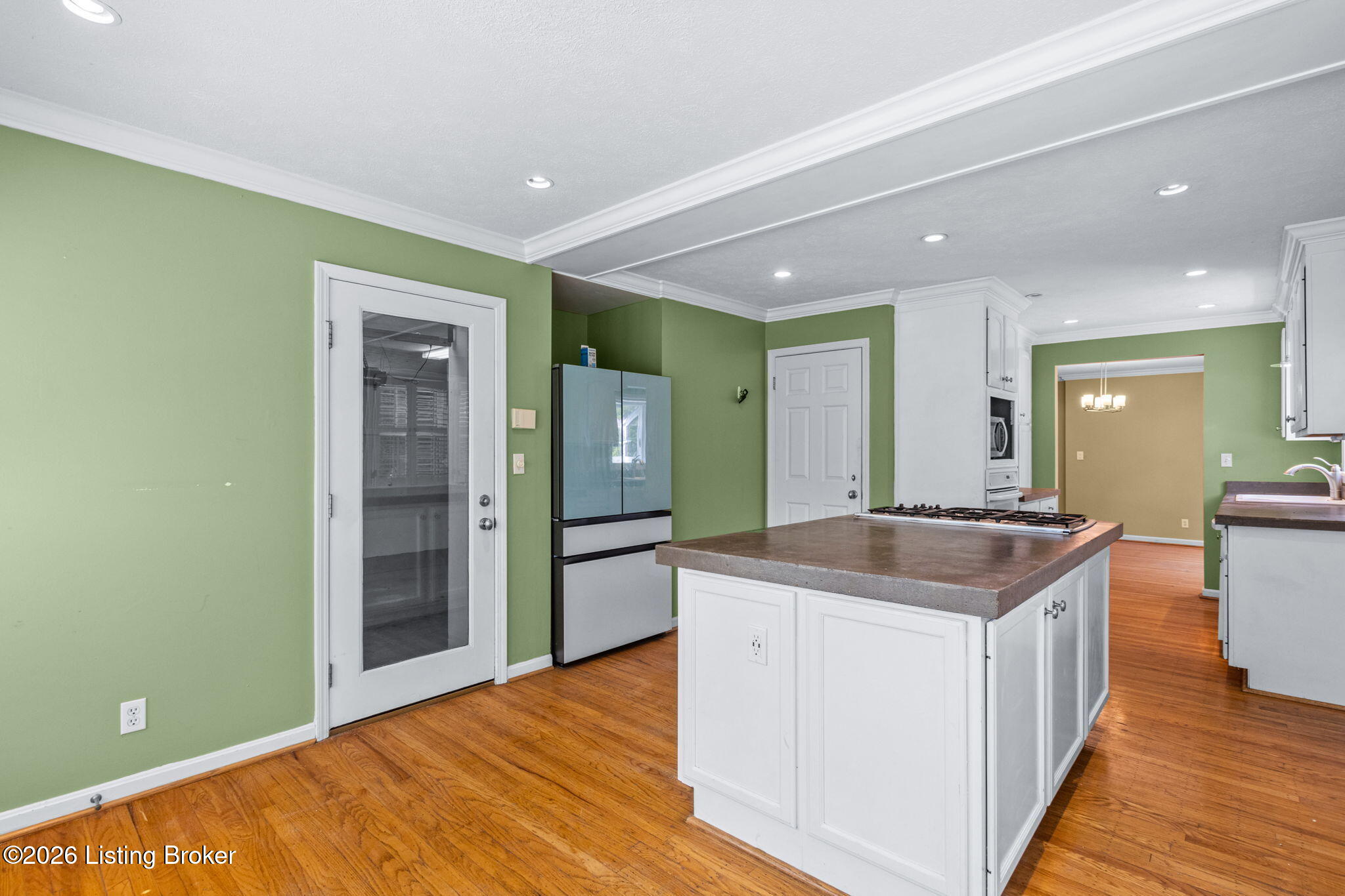 401 Winton Ln