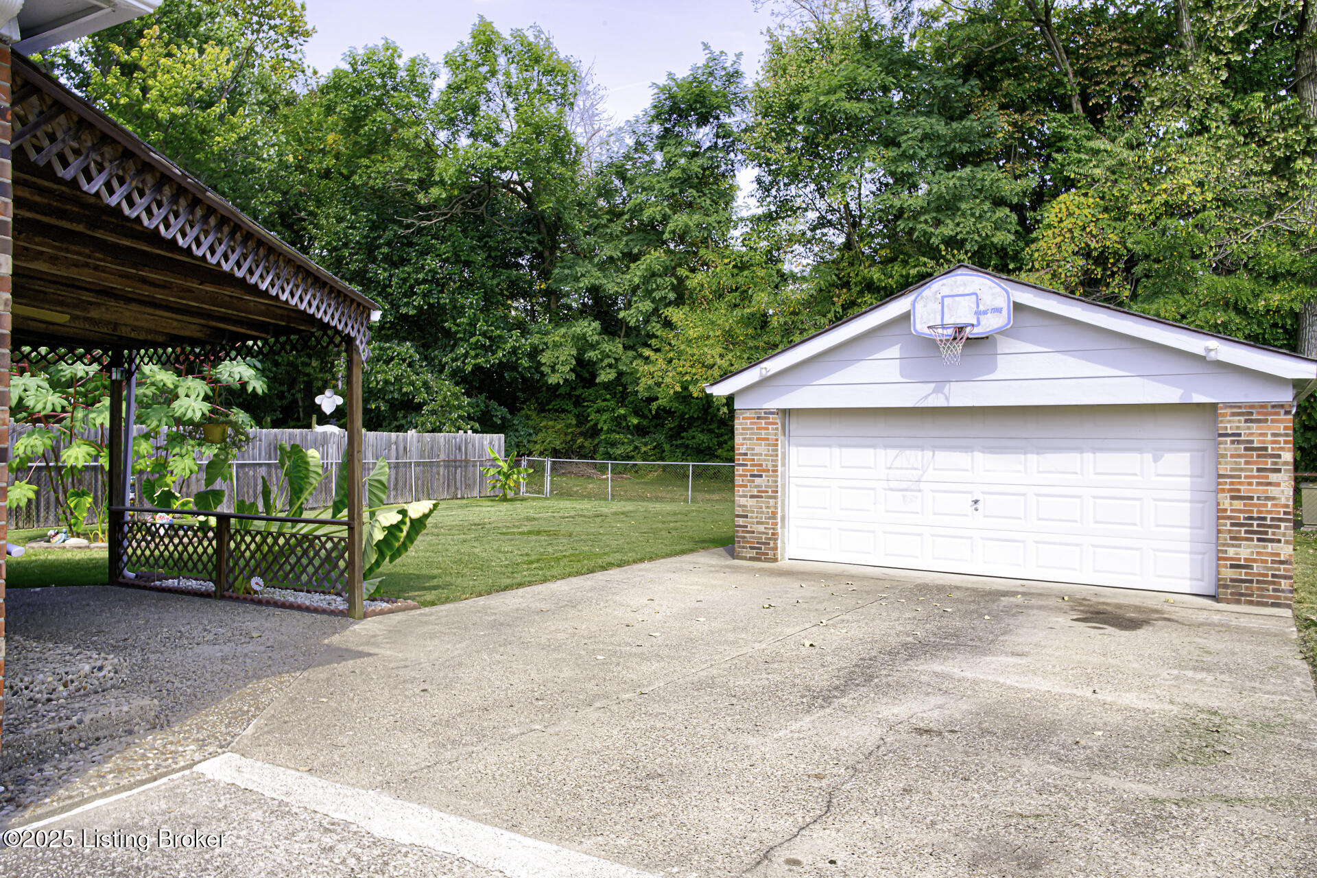 10103 Blue Creek Dr