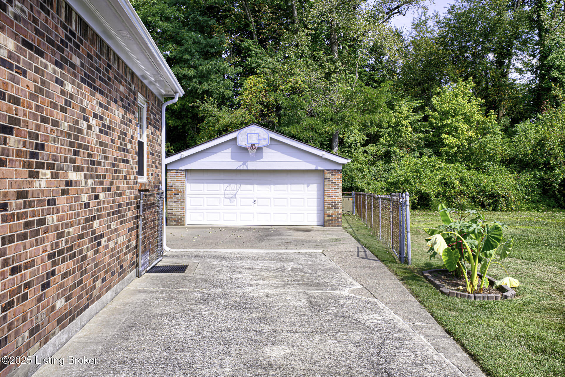 10103 Blue Creek Dr