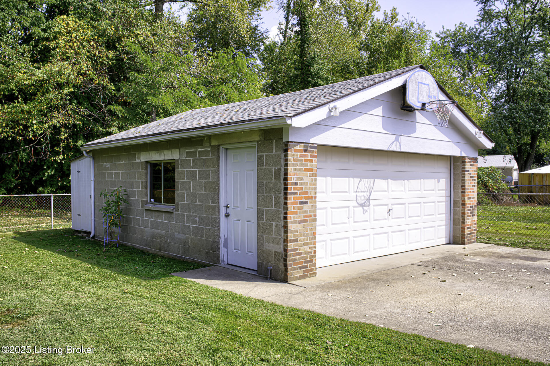 10103 Blue Creek Dr