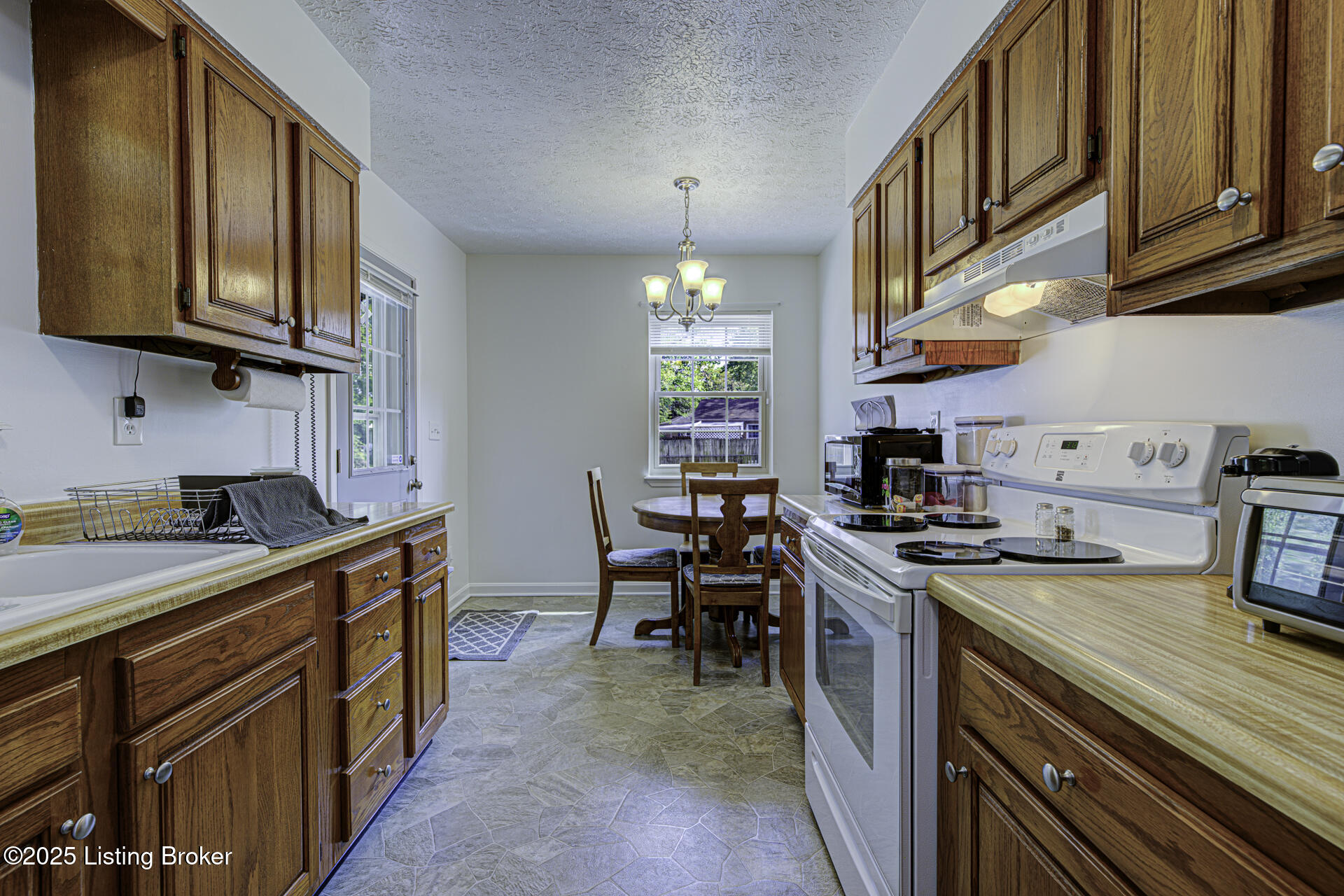 10103 Blue Creek Dr