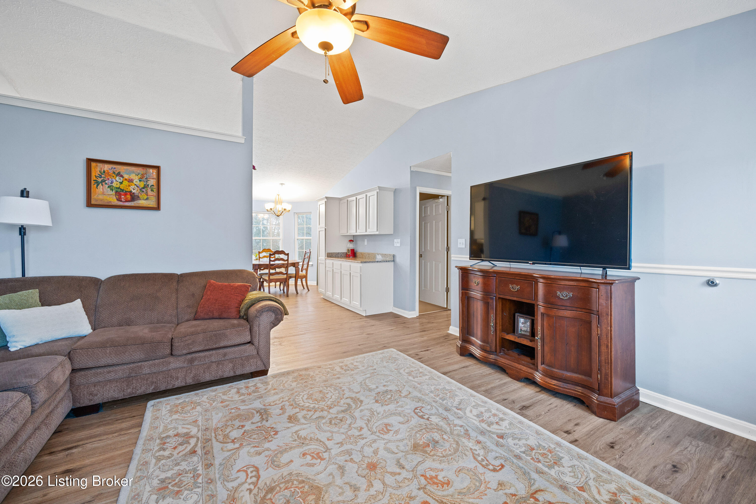 5613 Braulio Ct