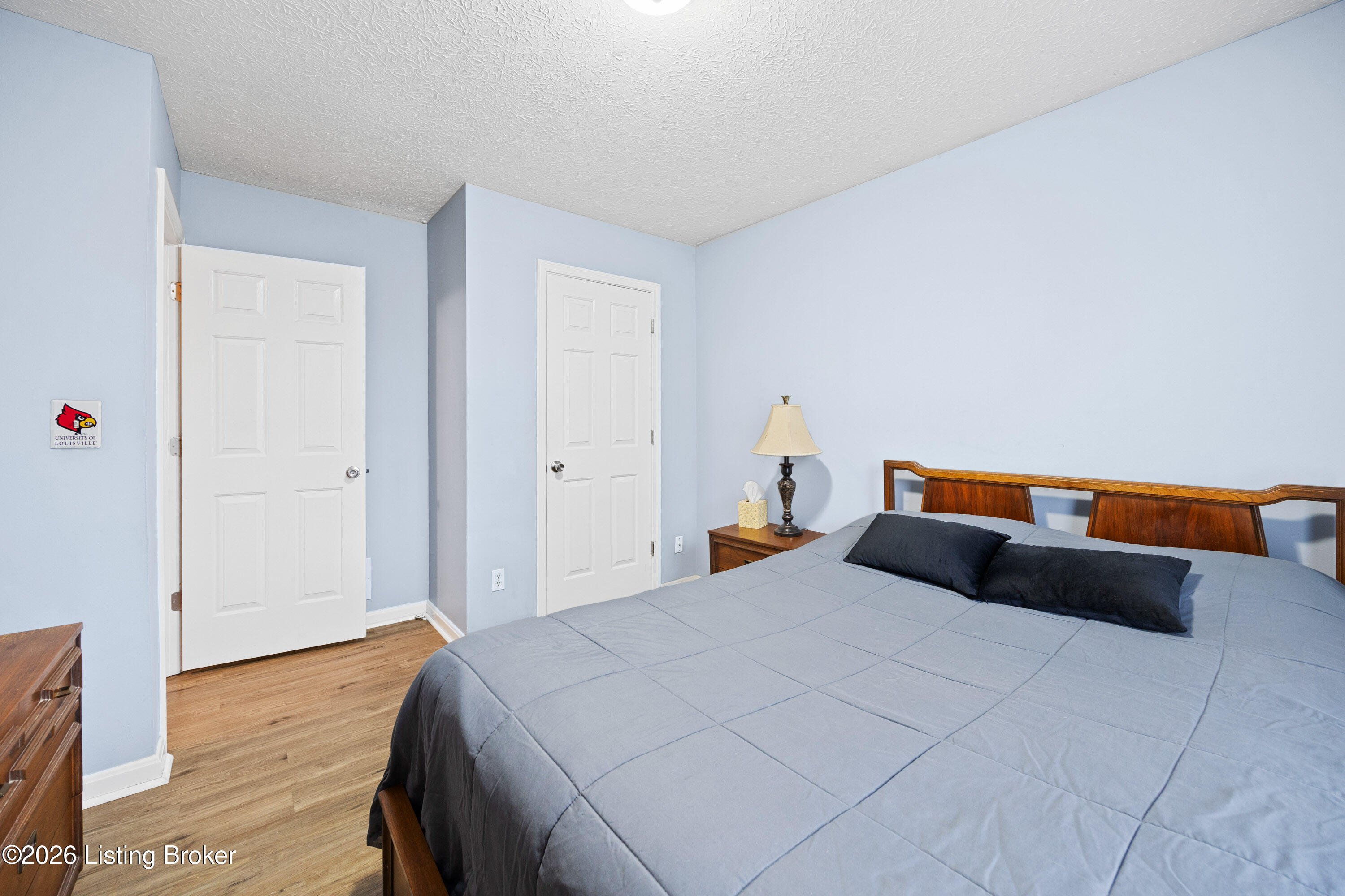 5613 Braulio Ct