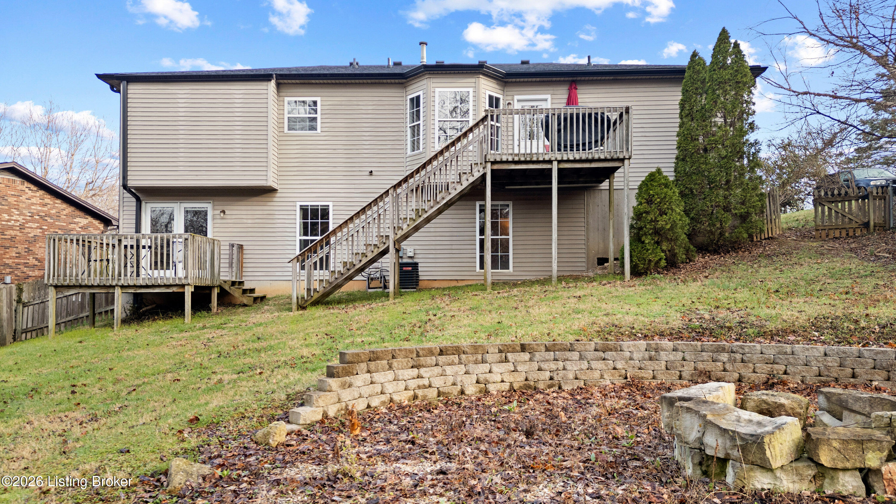 5613 Braulio Ct