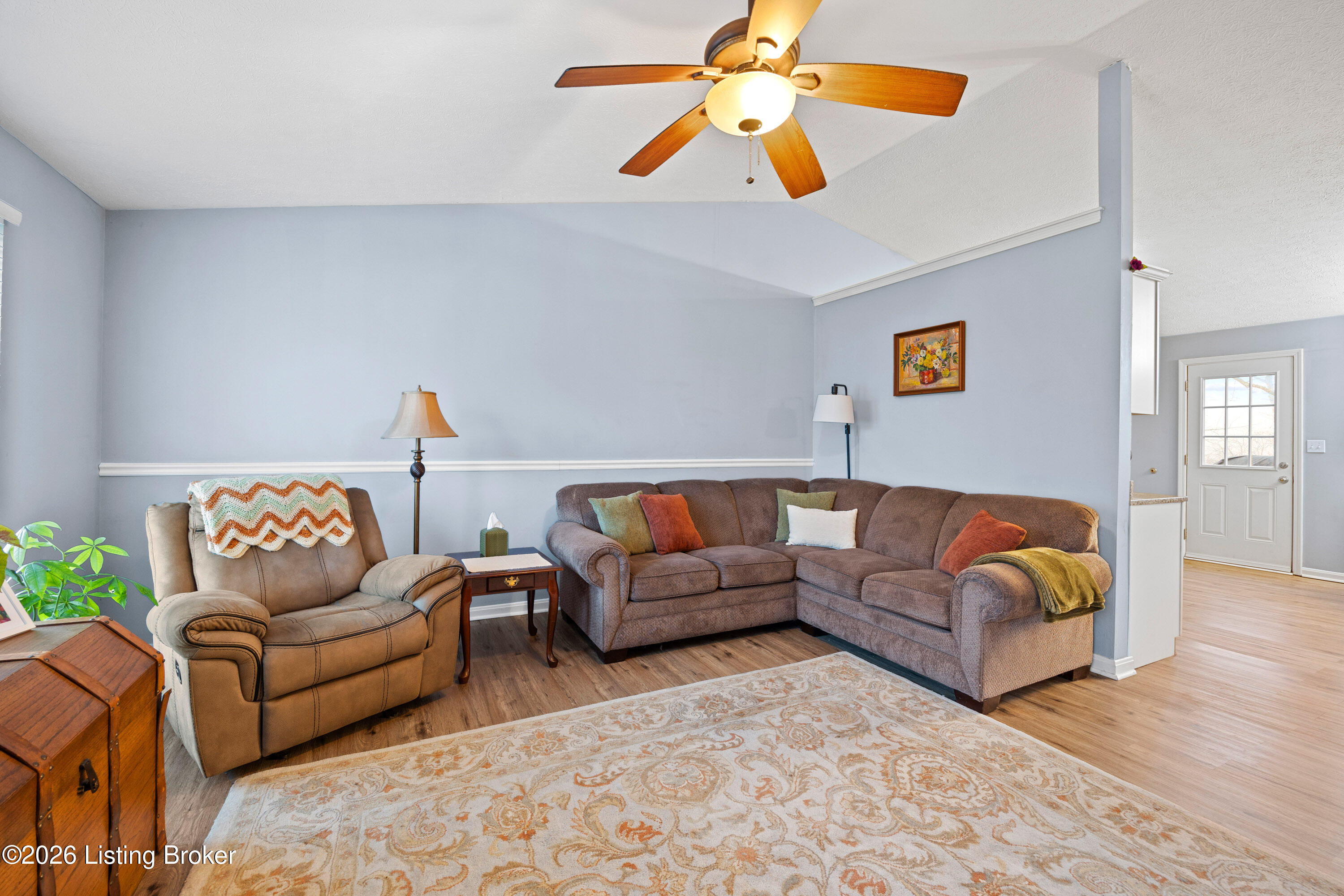 5613 Braulio Ct