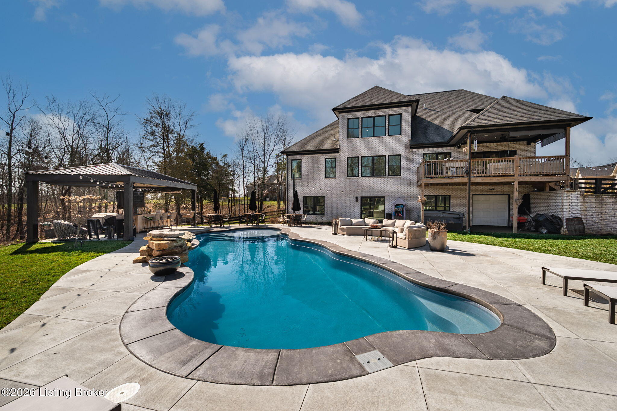 7297 Grand Oaks Dr