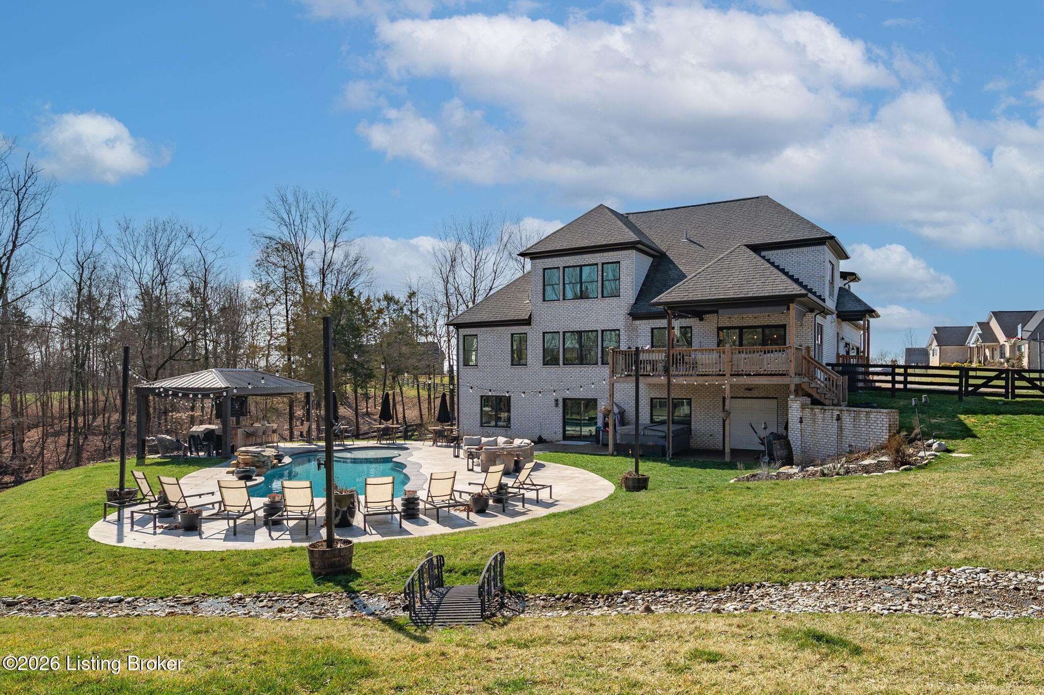 7297 Grand Oaks Dr