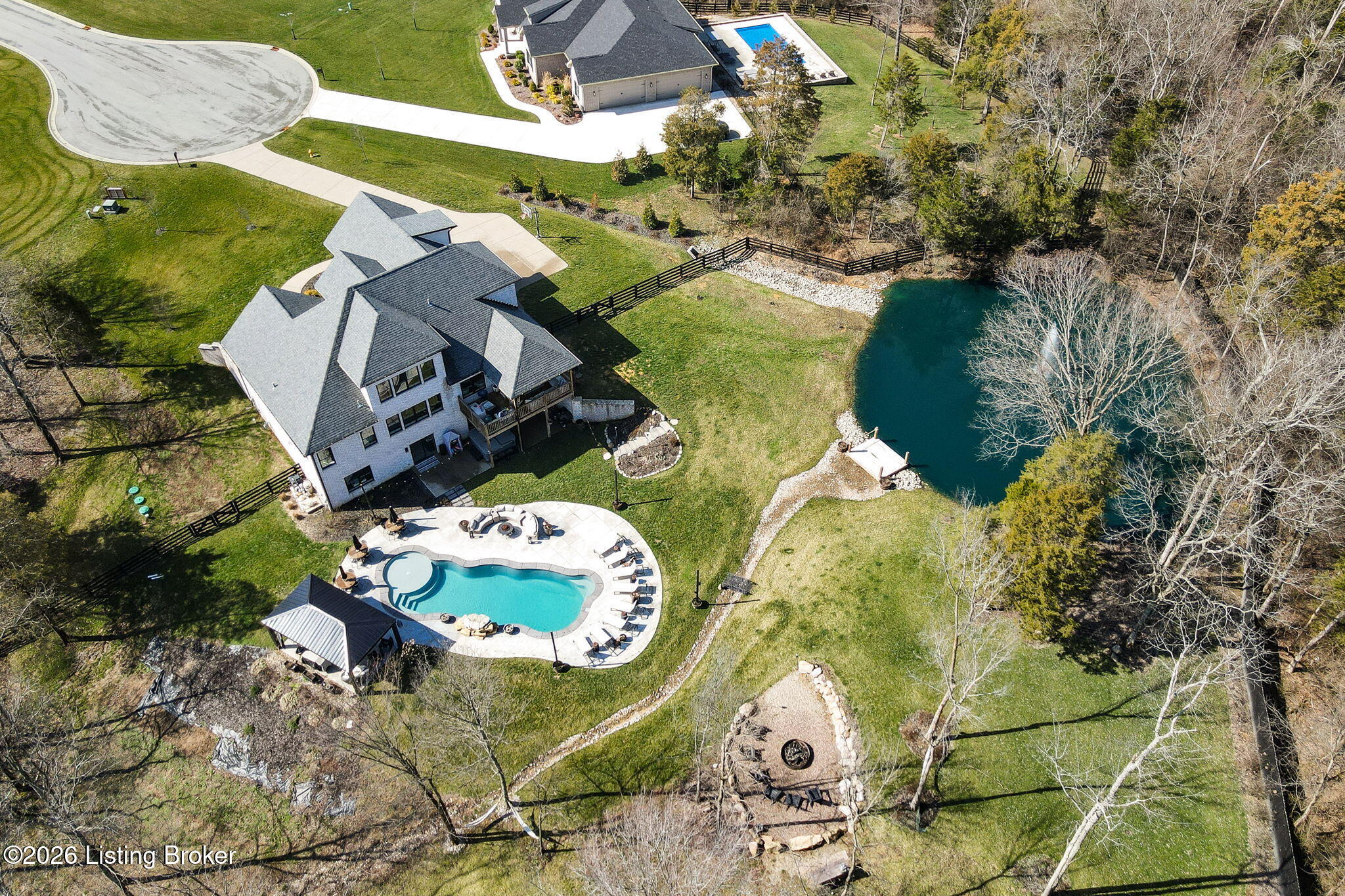 7297 Grand Oaks Dr