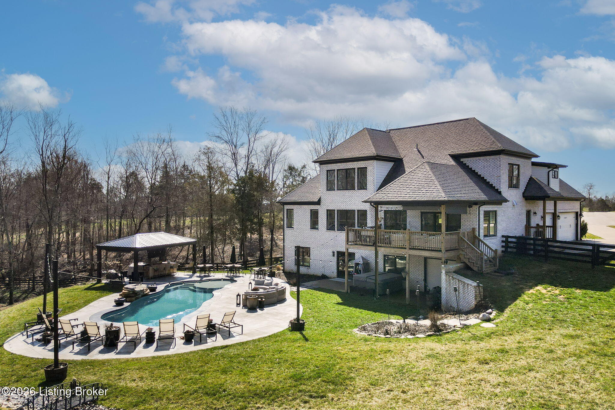 7297 Grand Oaks Dr