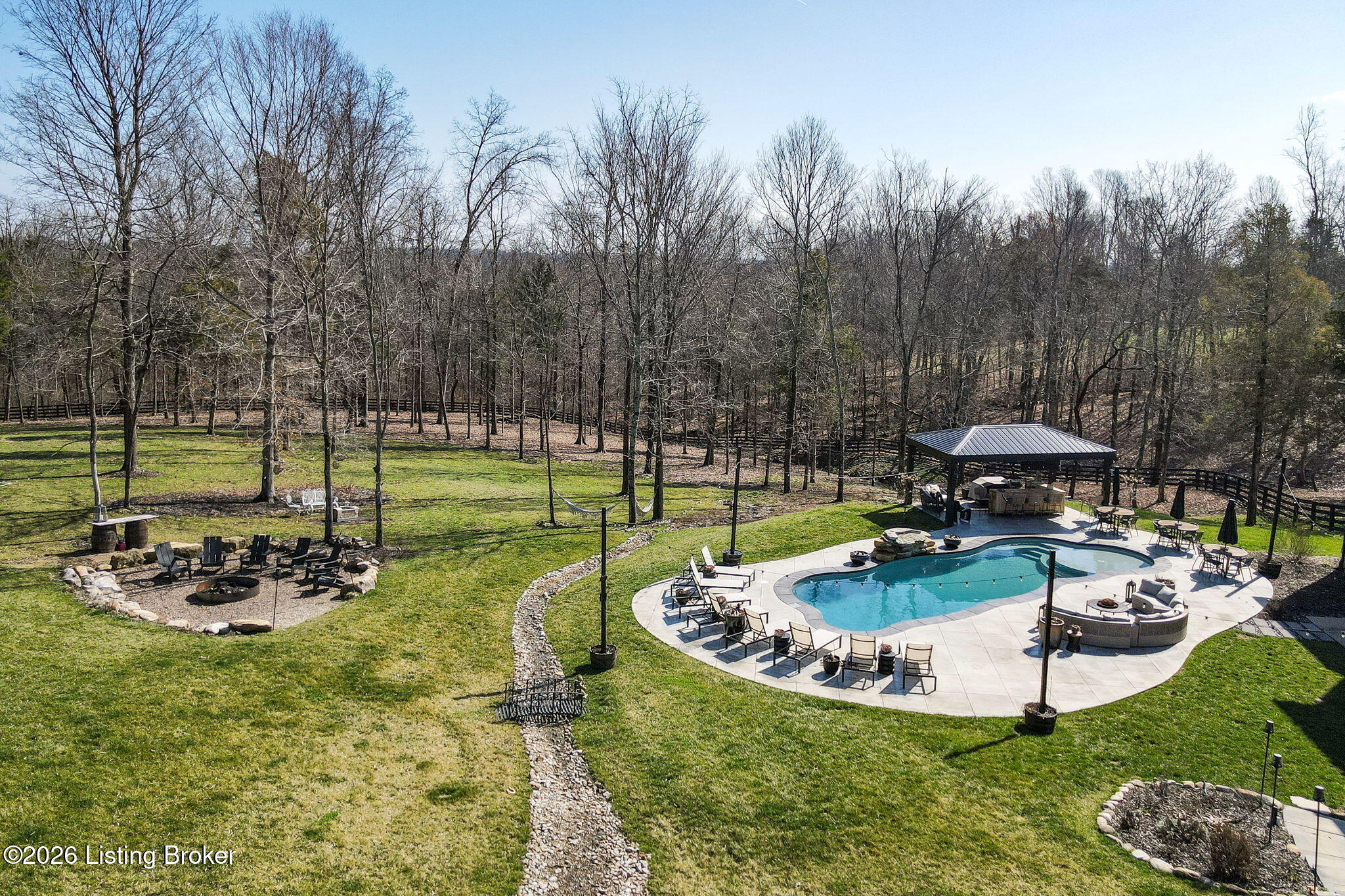 7297 Grand Oaks Dr