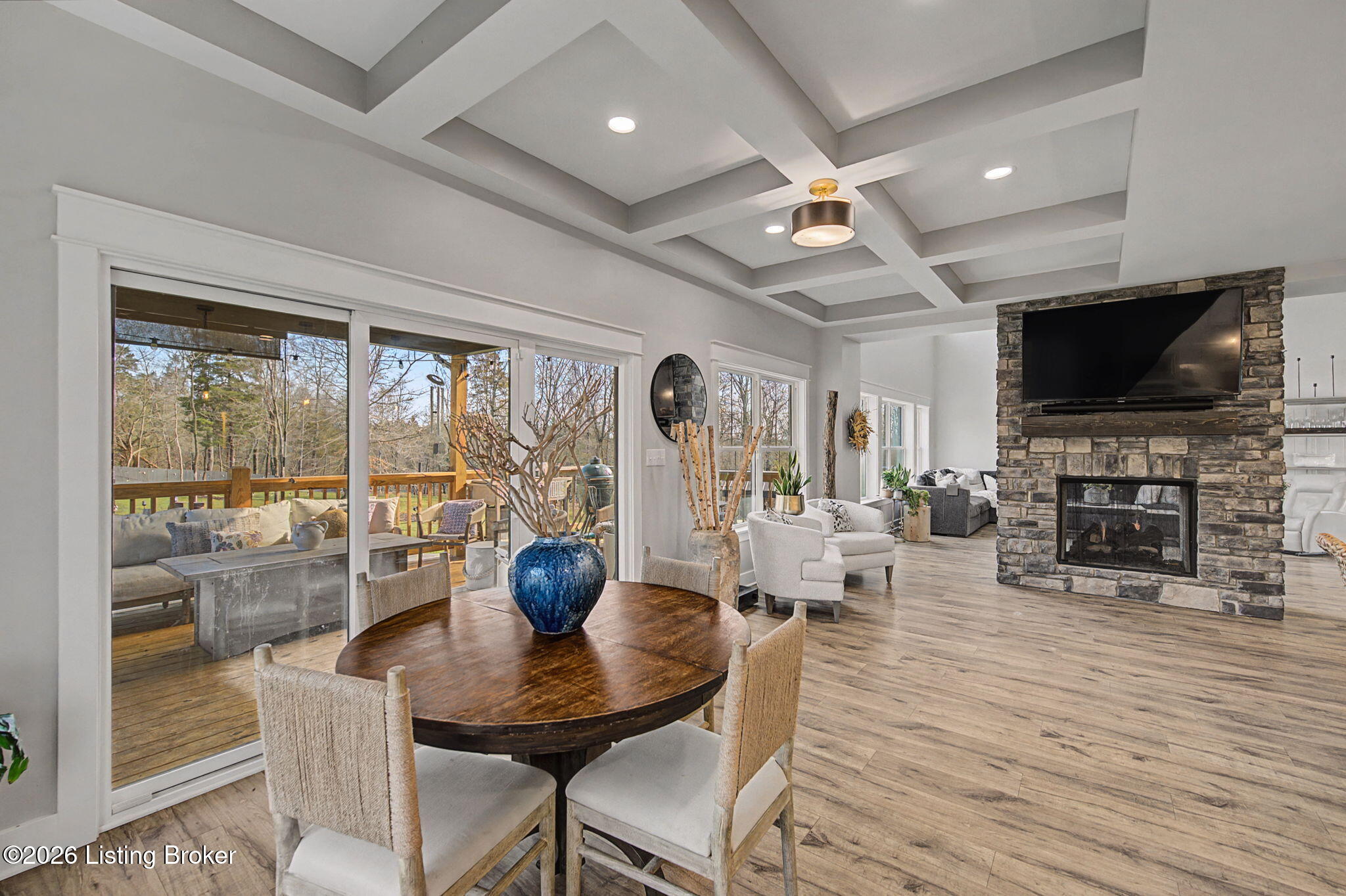 7297 Grand Oaks Dr