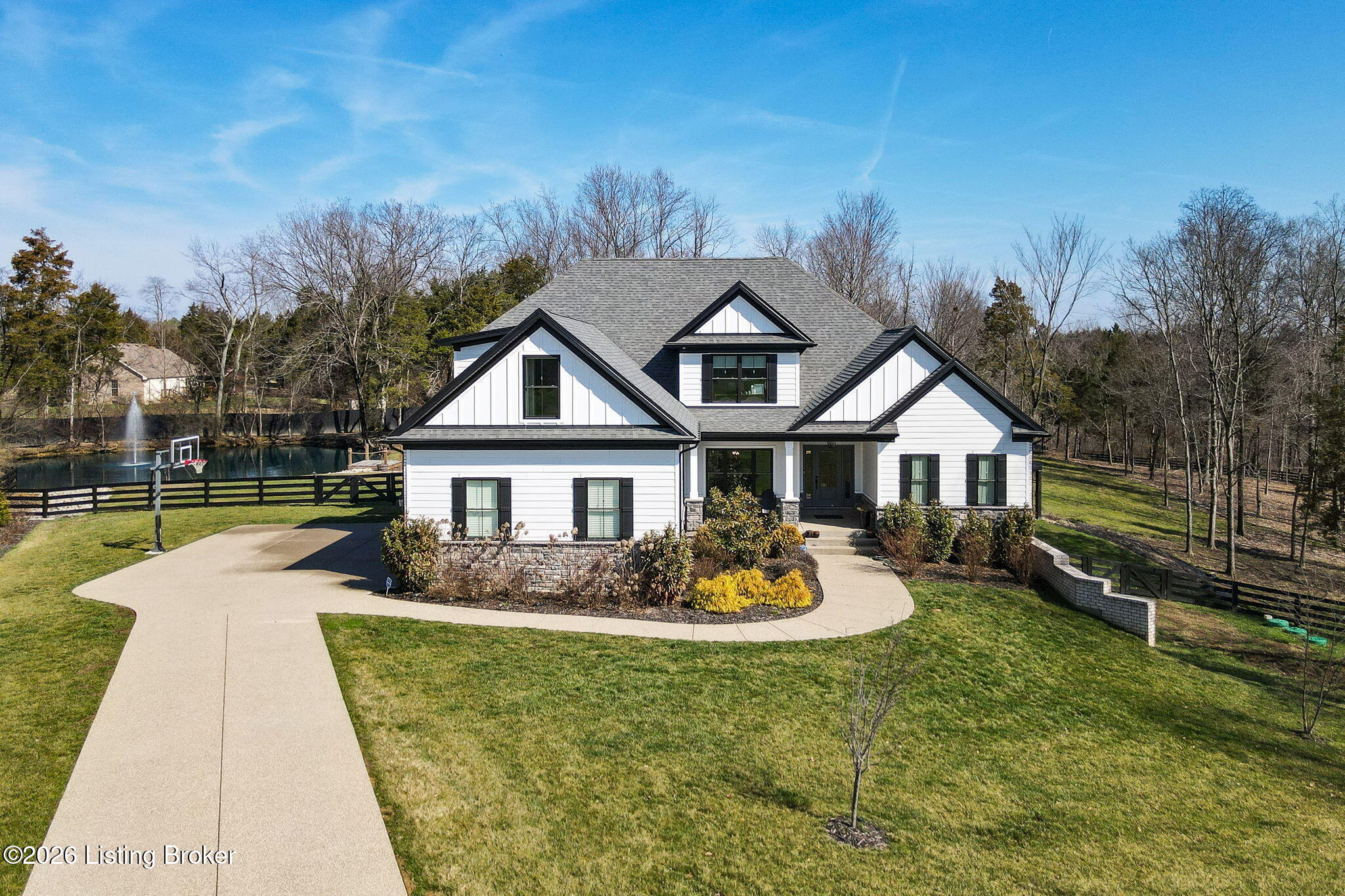 7297 Grand Oaks Dr
