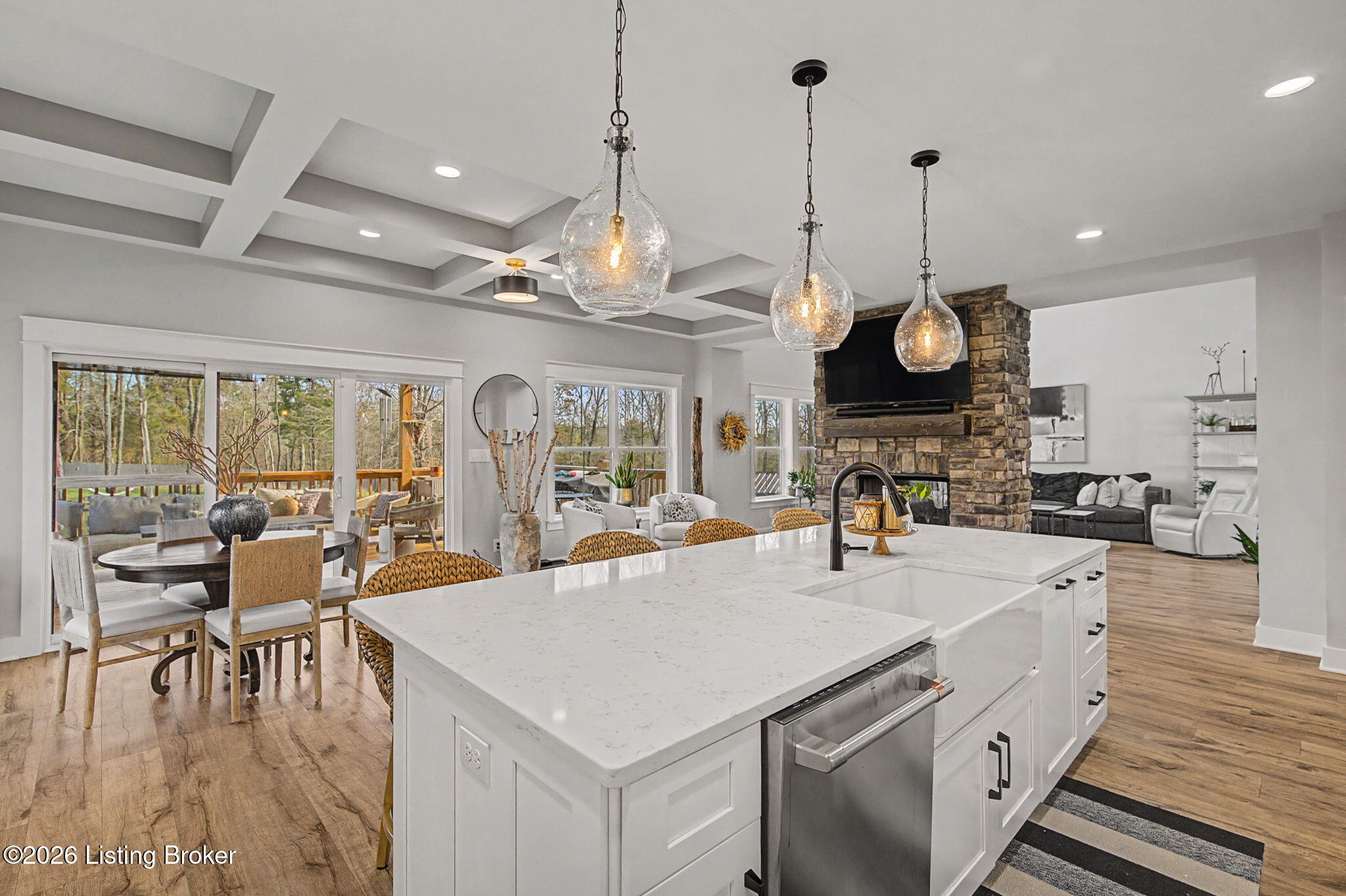 7297 Grand Oaks Dr