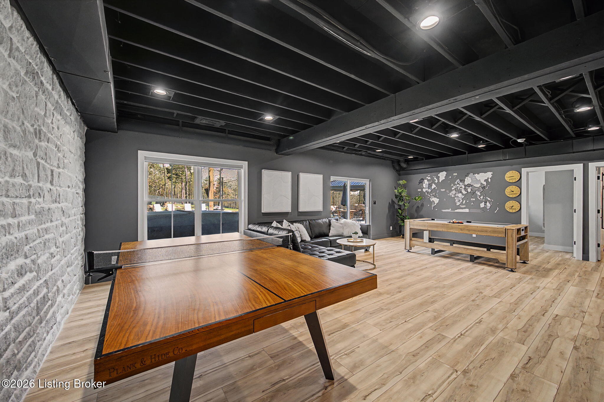 7297 Grand Oaks Dr