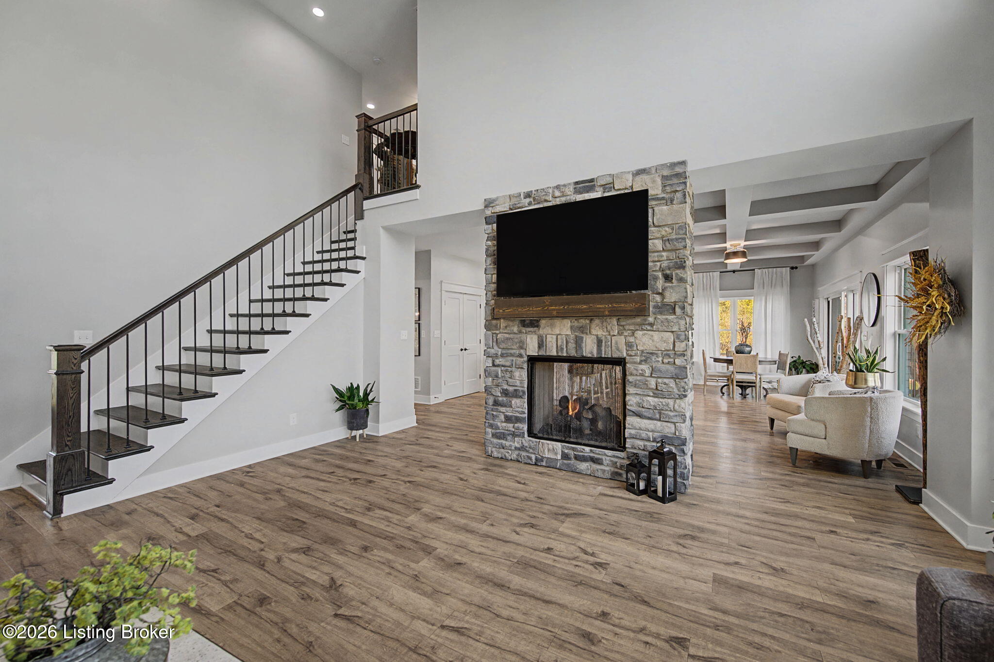 7297 Grand Oaks Dr