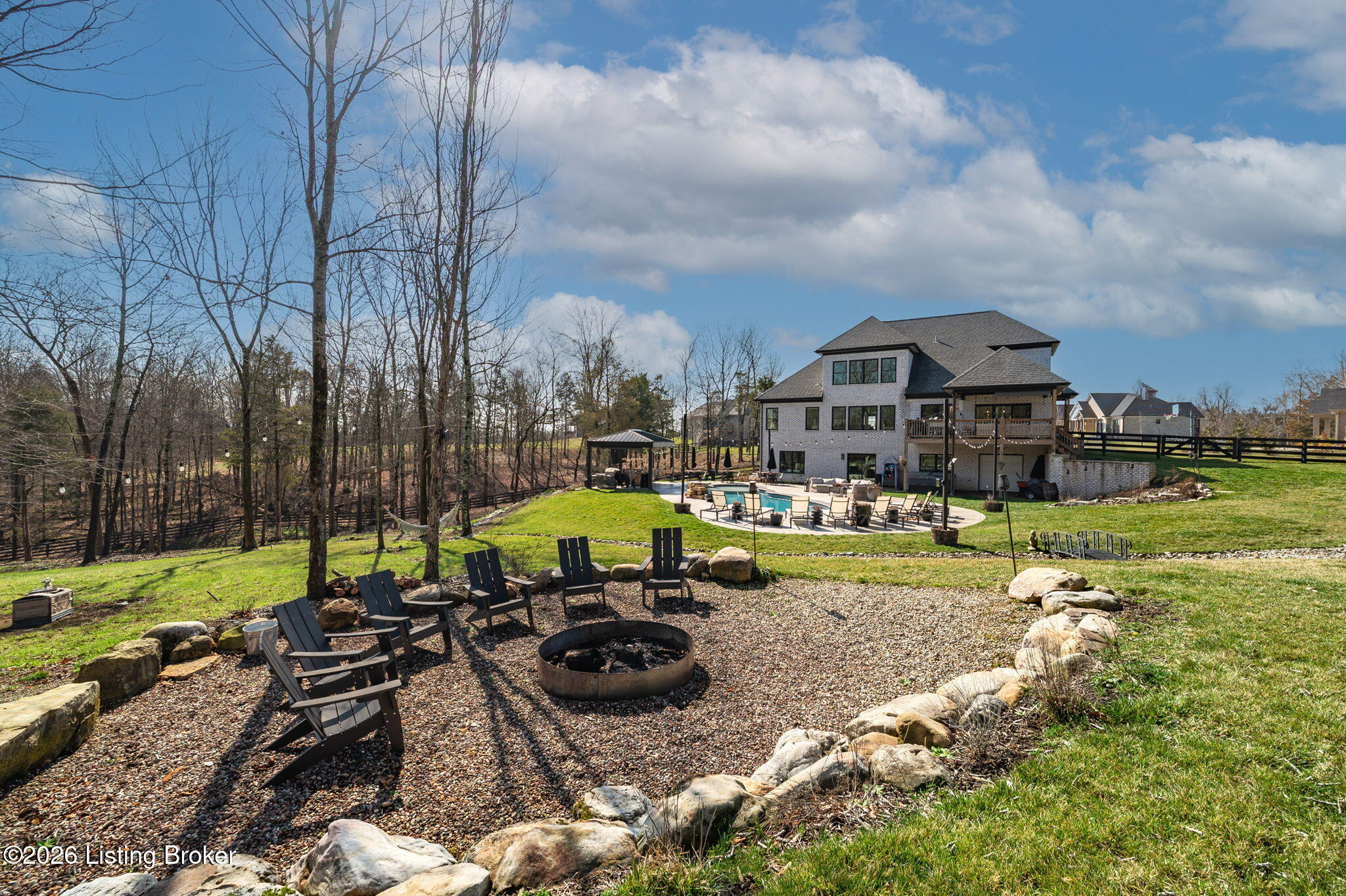 7297 Grand Oaks Dr