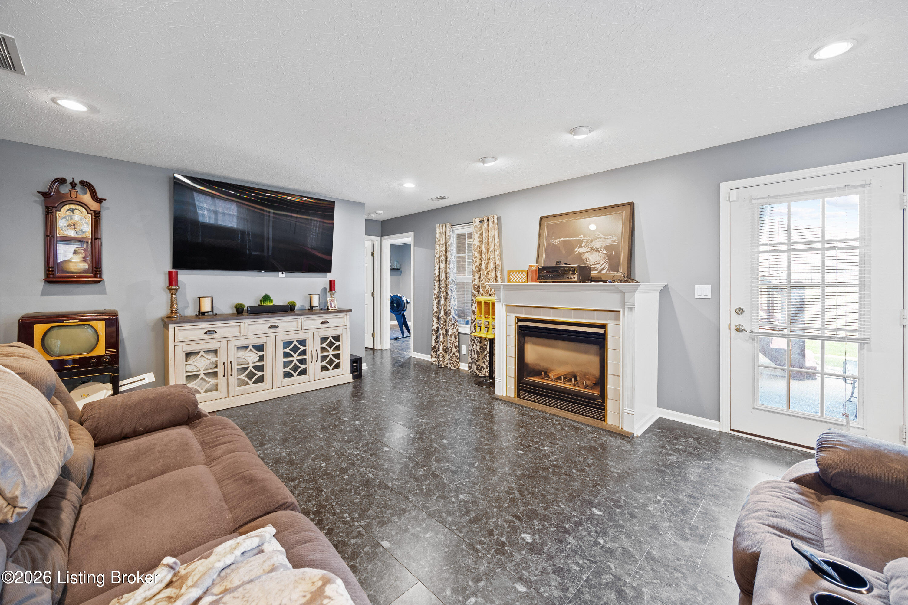 6803 Brighton Springs Ln