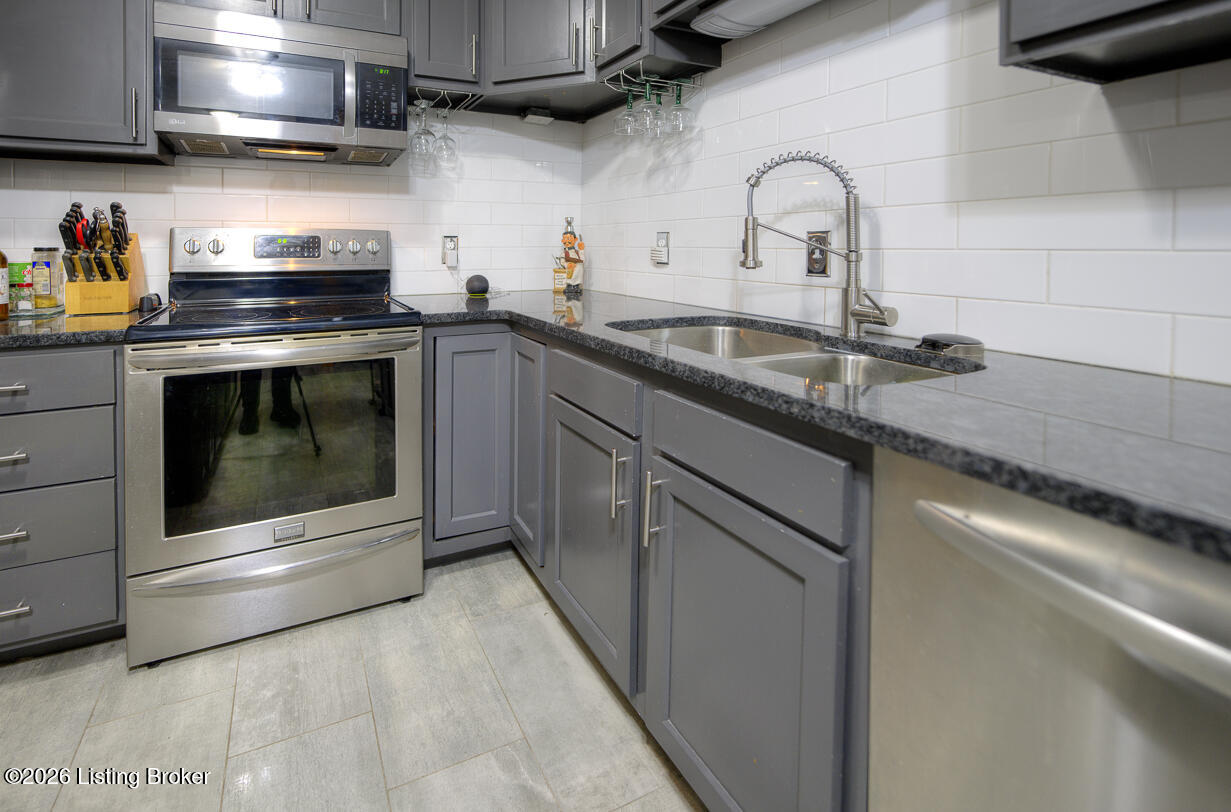 213 S Madison Ave