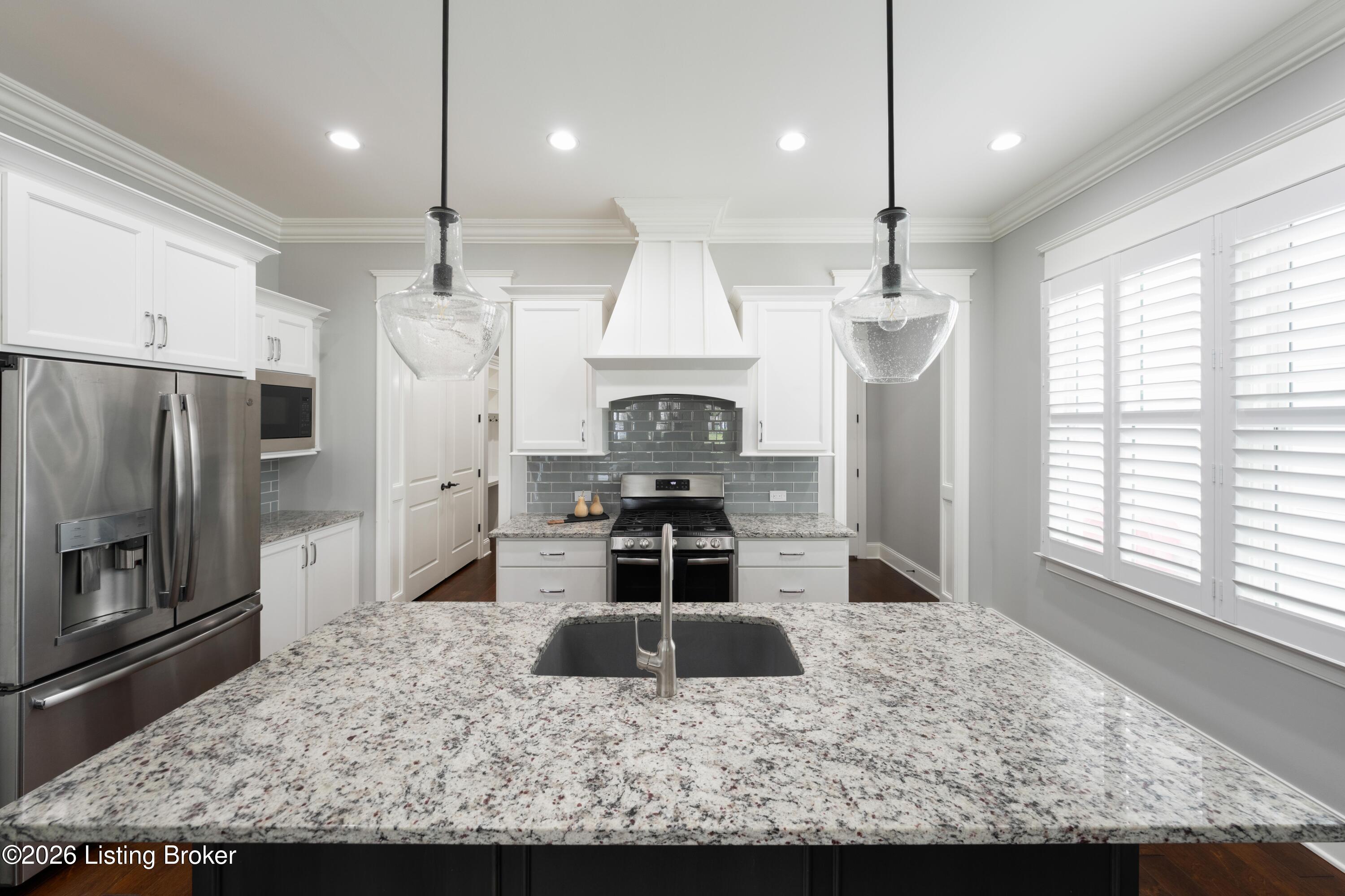 6408 Mistflower Cir