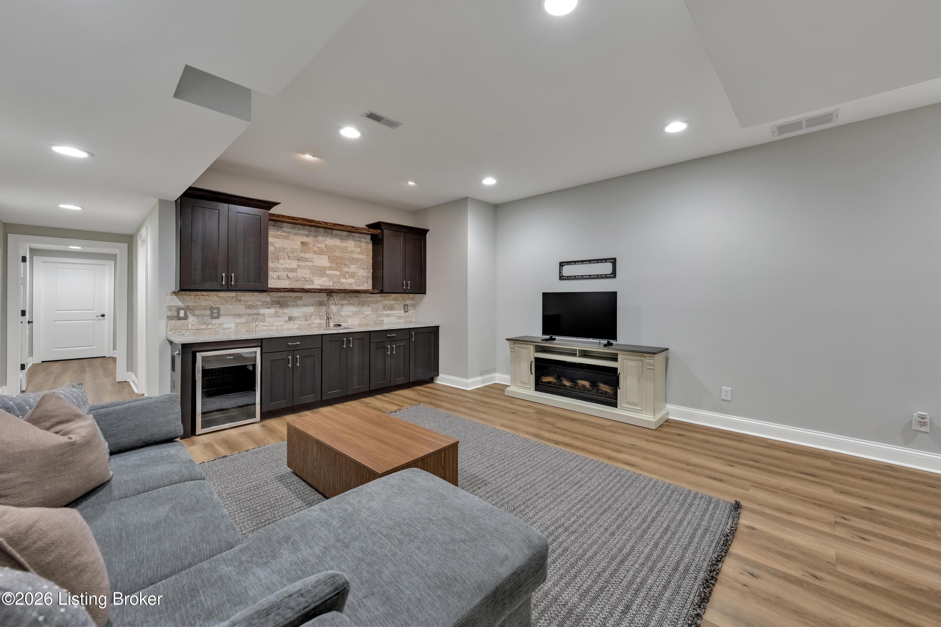 6408 Mistflower Cir