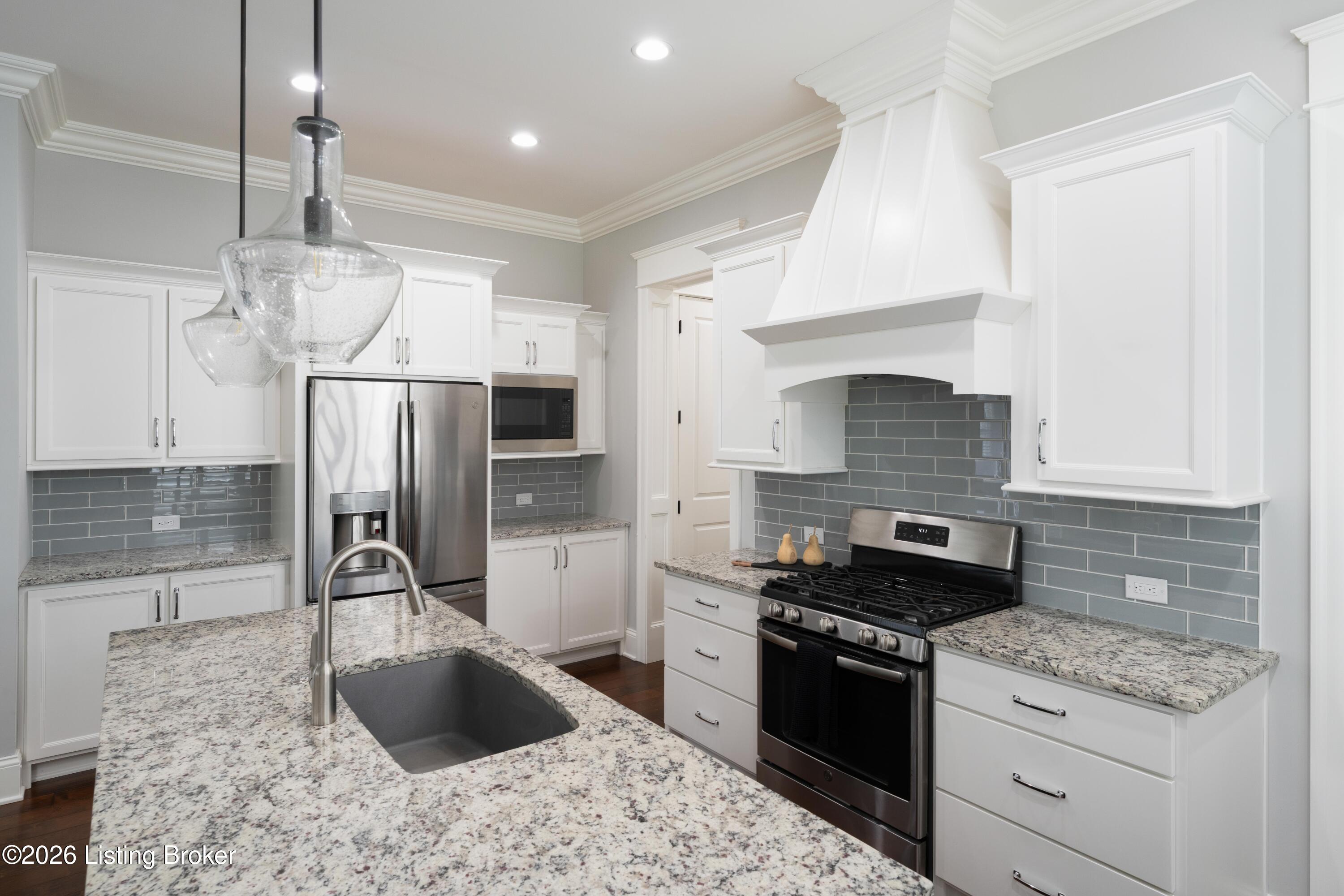 6408 Mistflower Cir