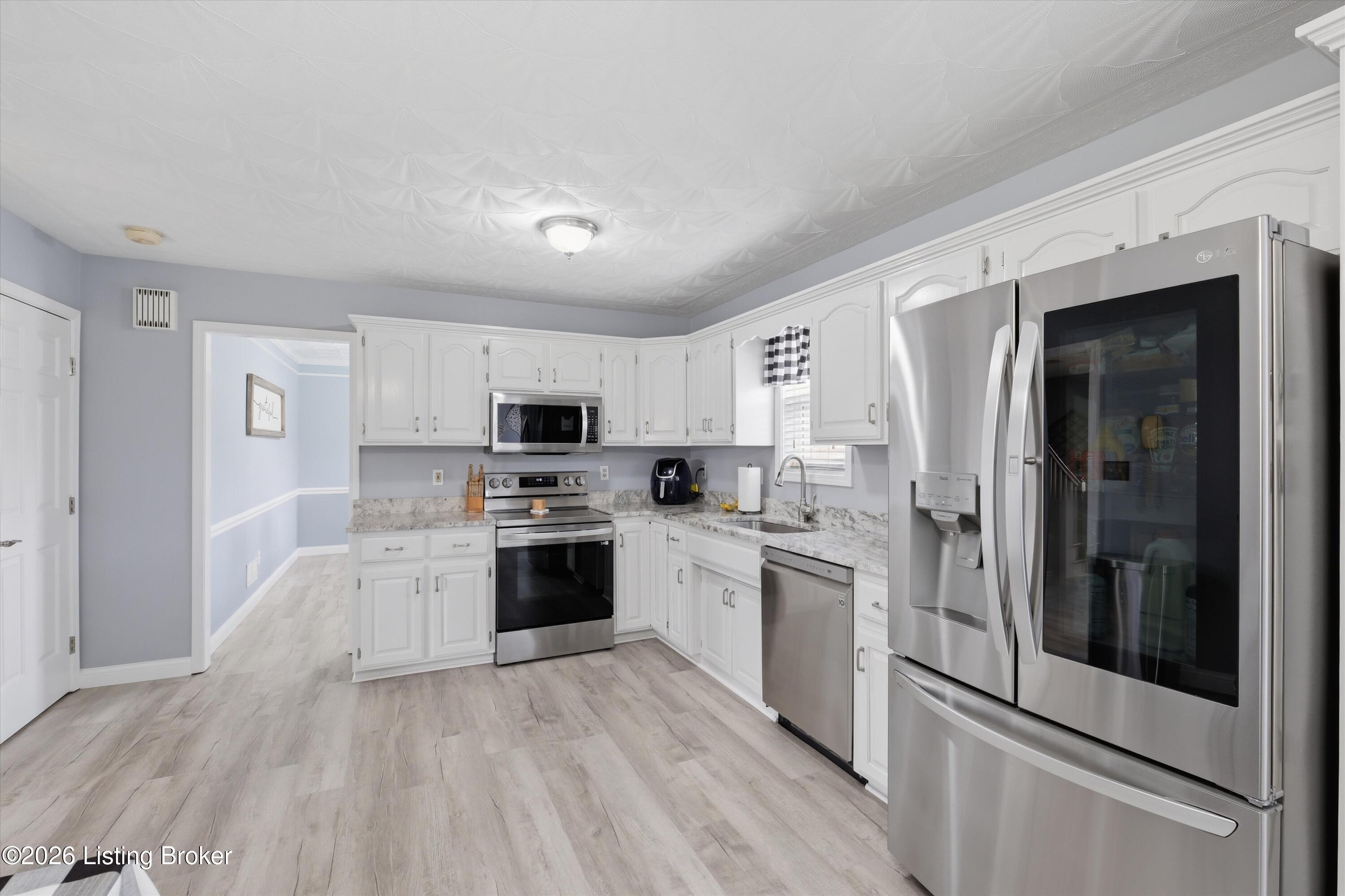 484 Circle Valley Dr