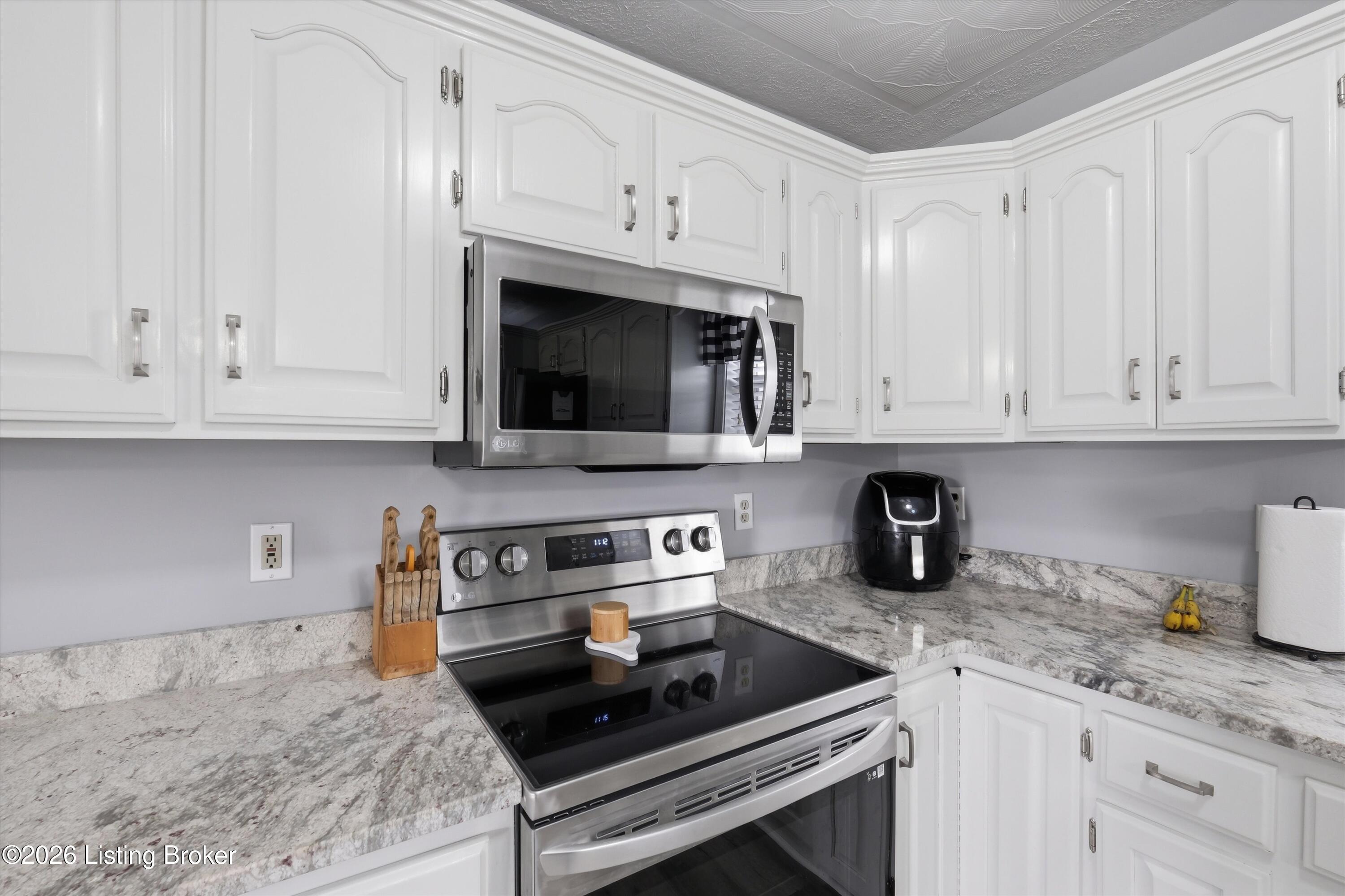 484 Circle Valley Dr