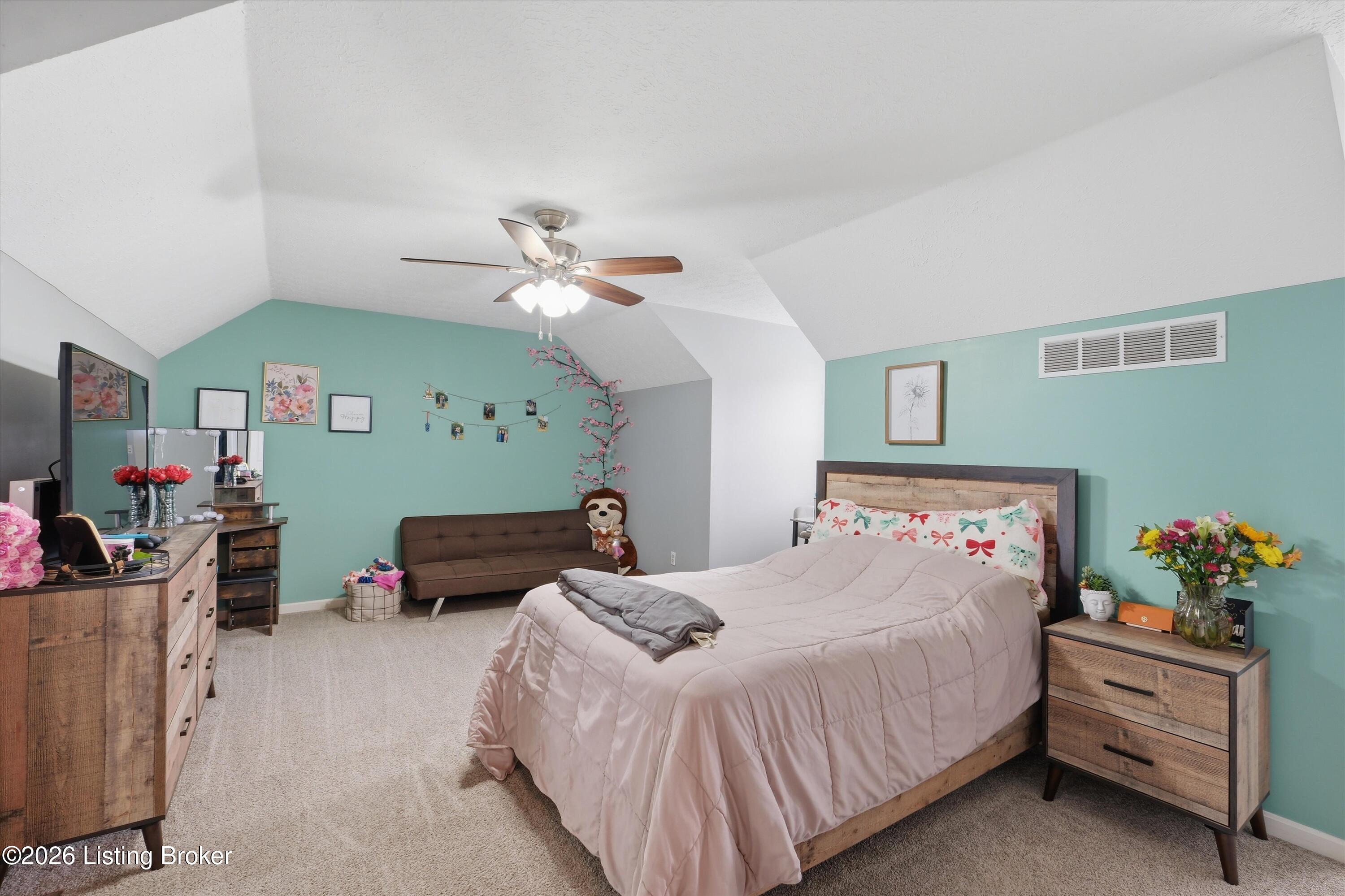 484 Circle Valley Dr