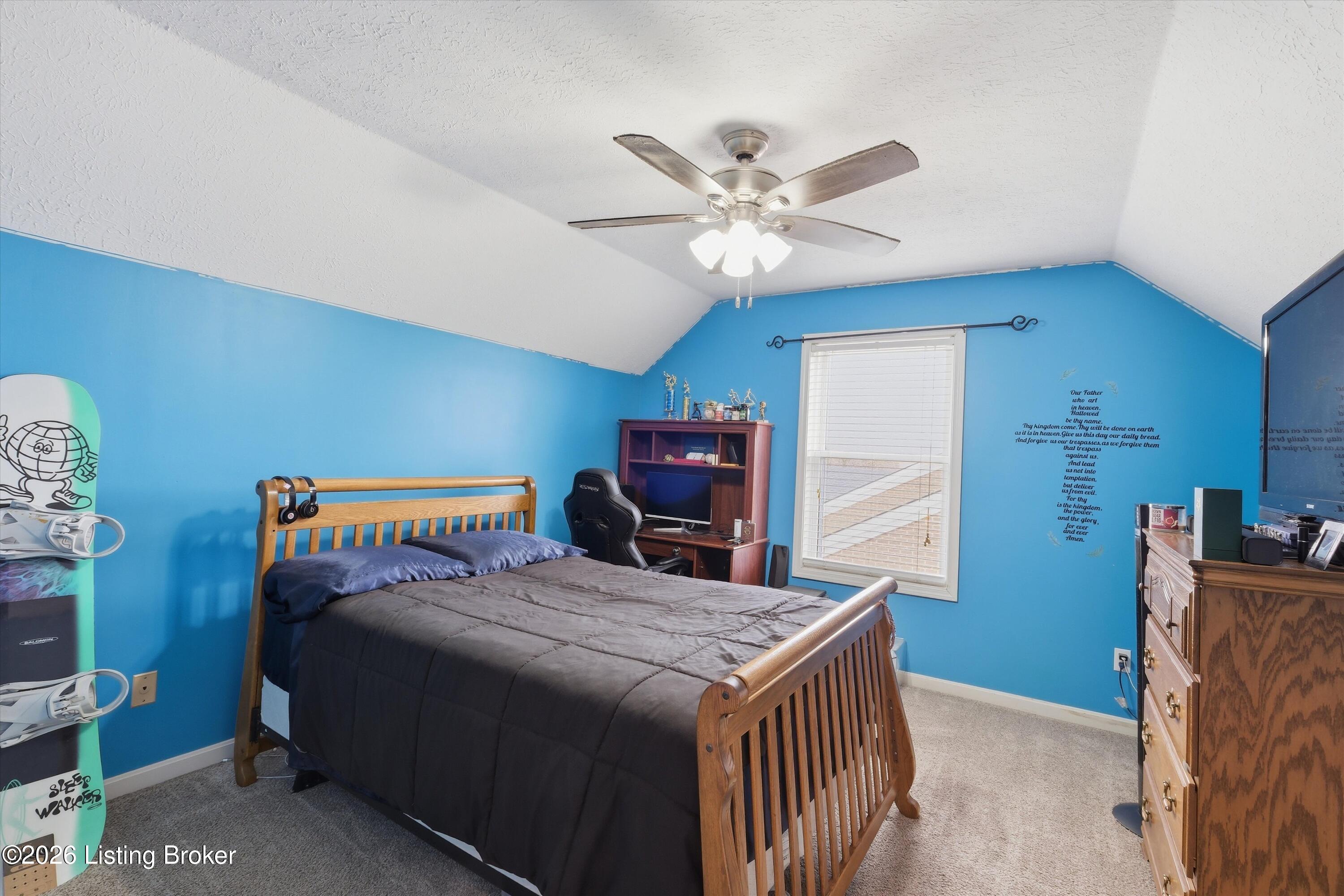 484 Circle Valley Dr