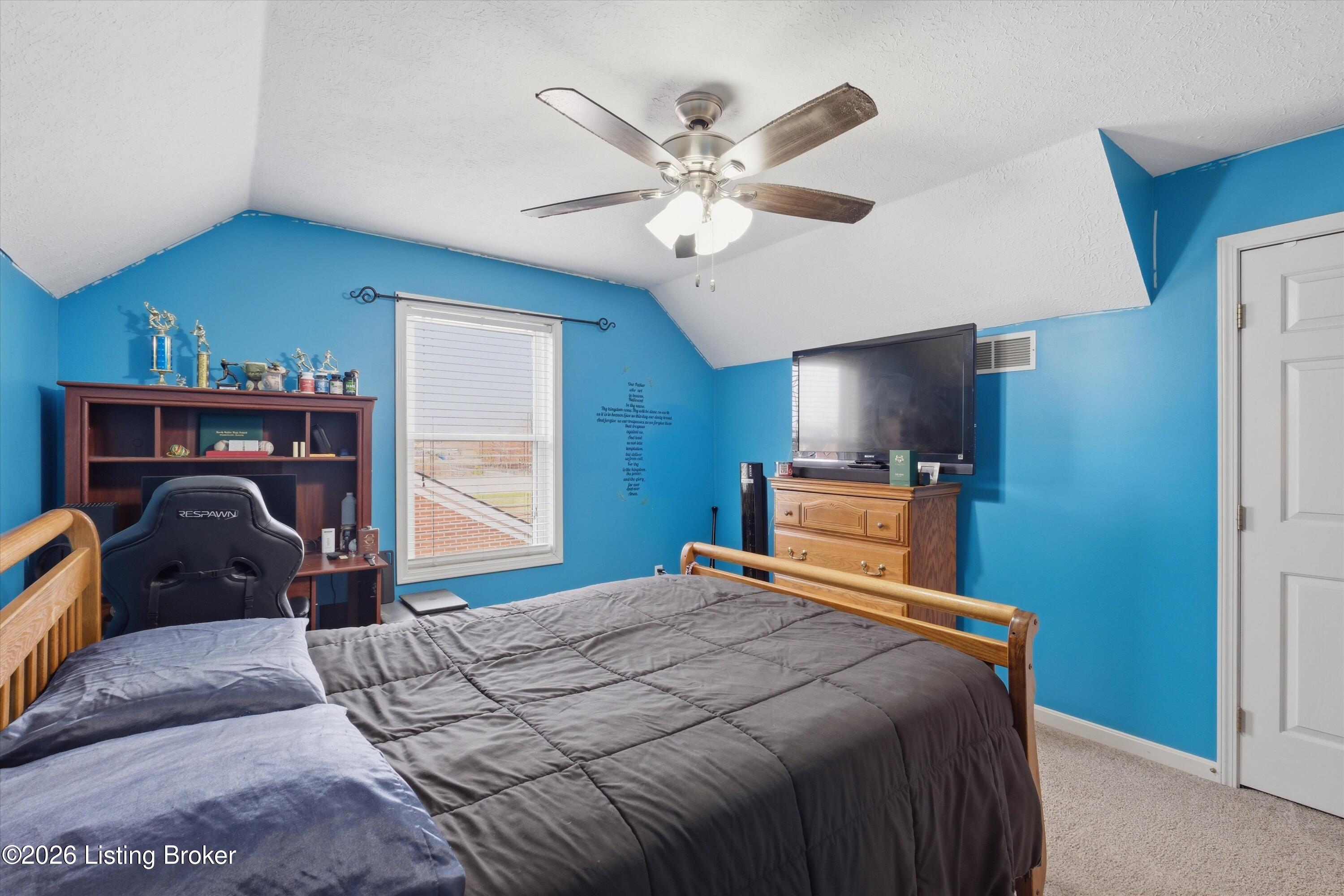 484 Circle Valley Dr